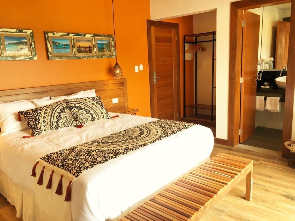 Suite with Balcony photo 3