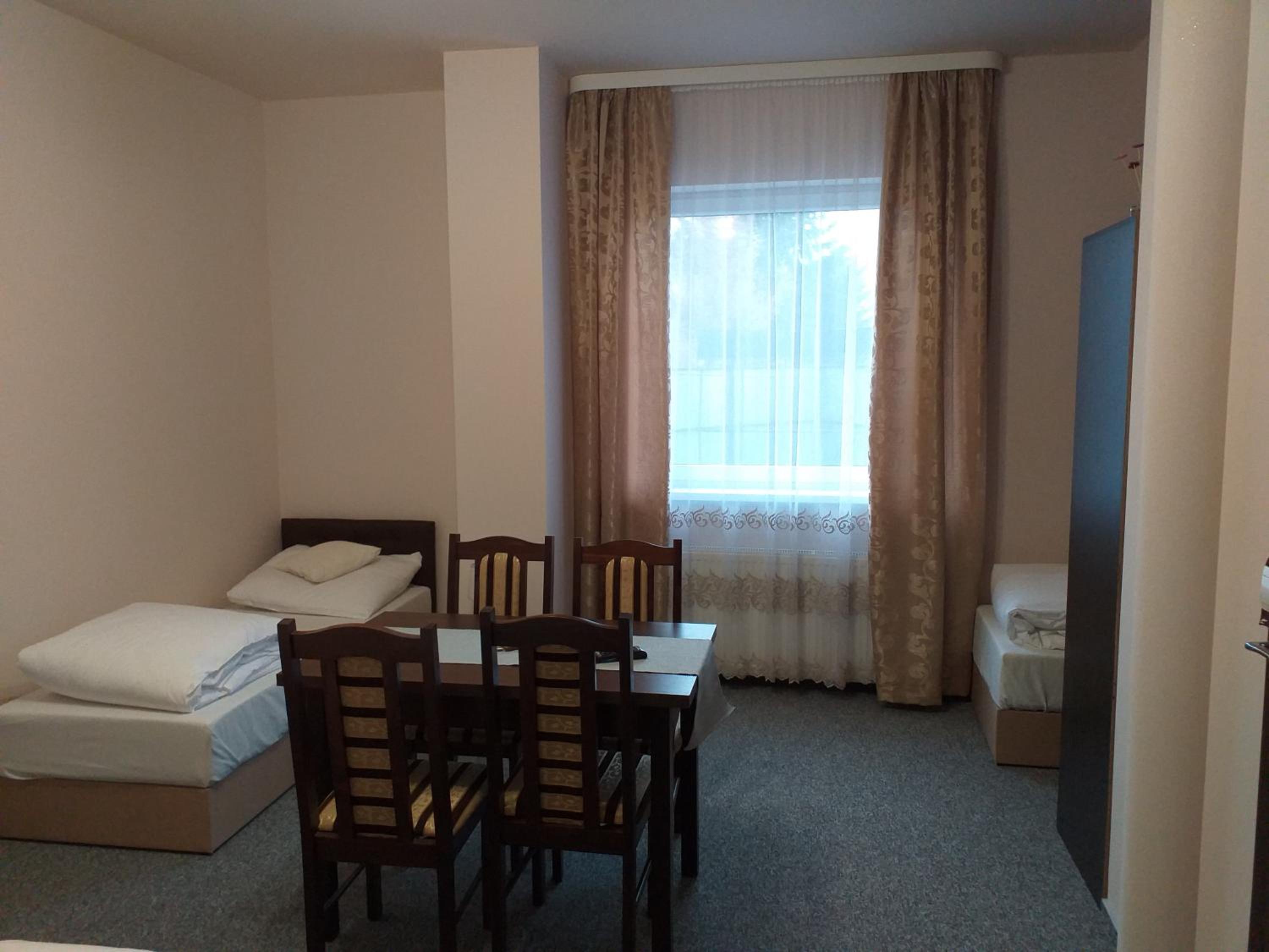 Economy Quadruple Room photo 3
