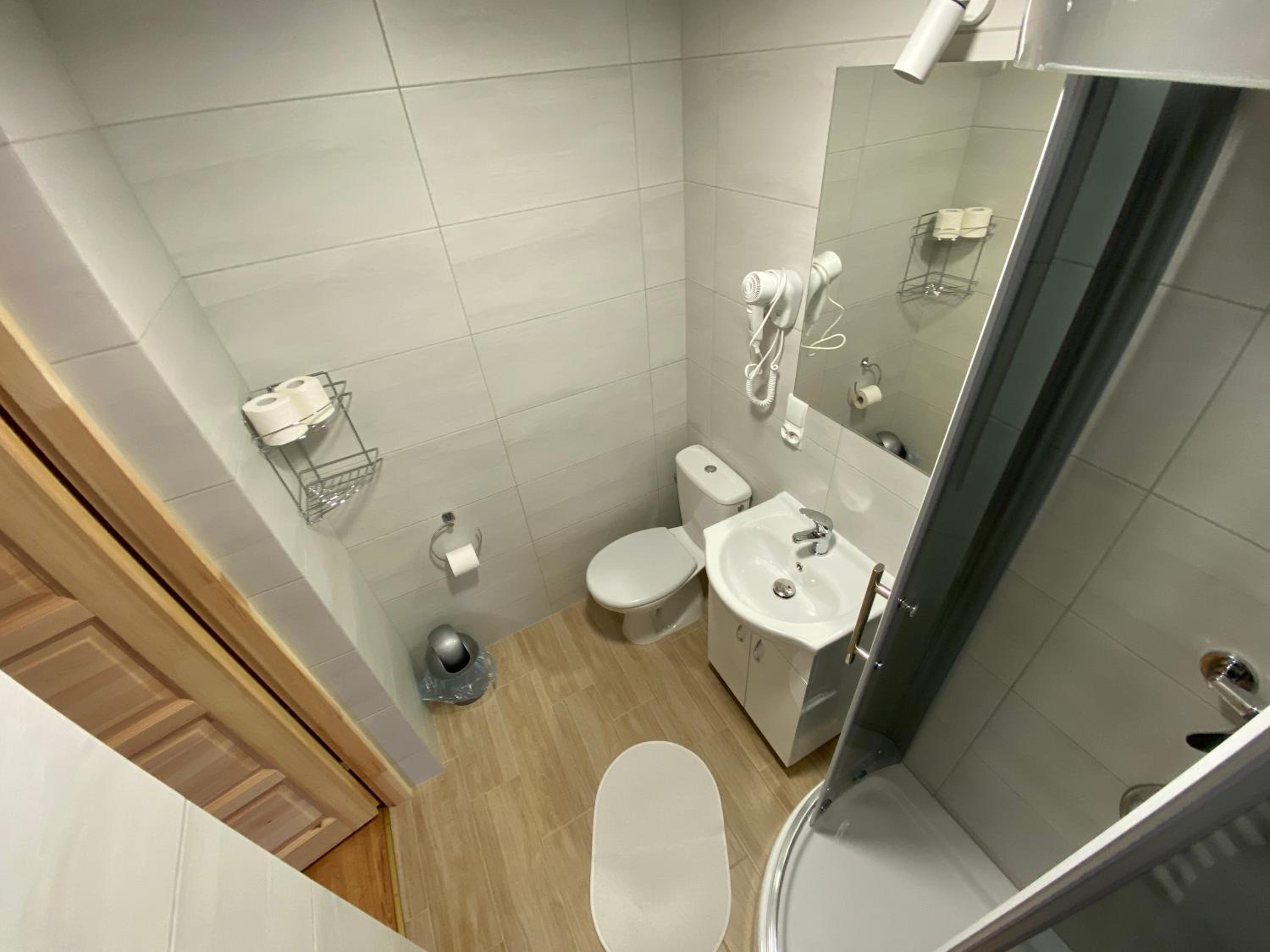 Double Room with Private Bathroom photo 1