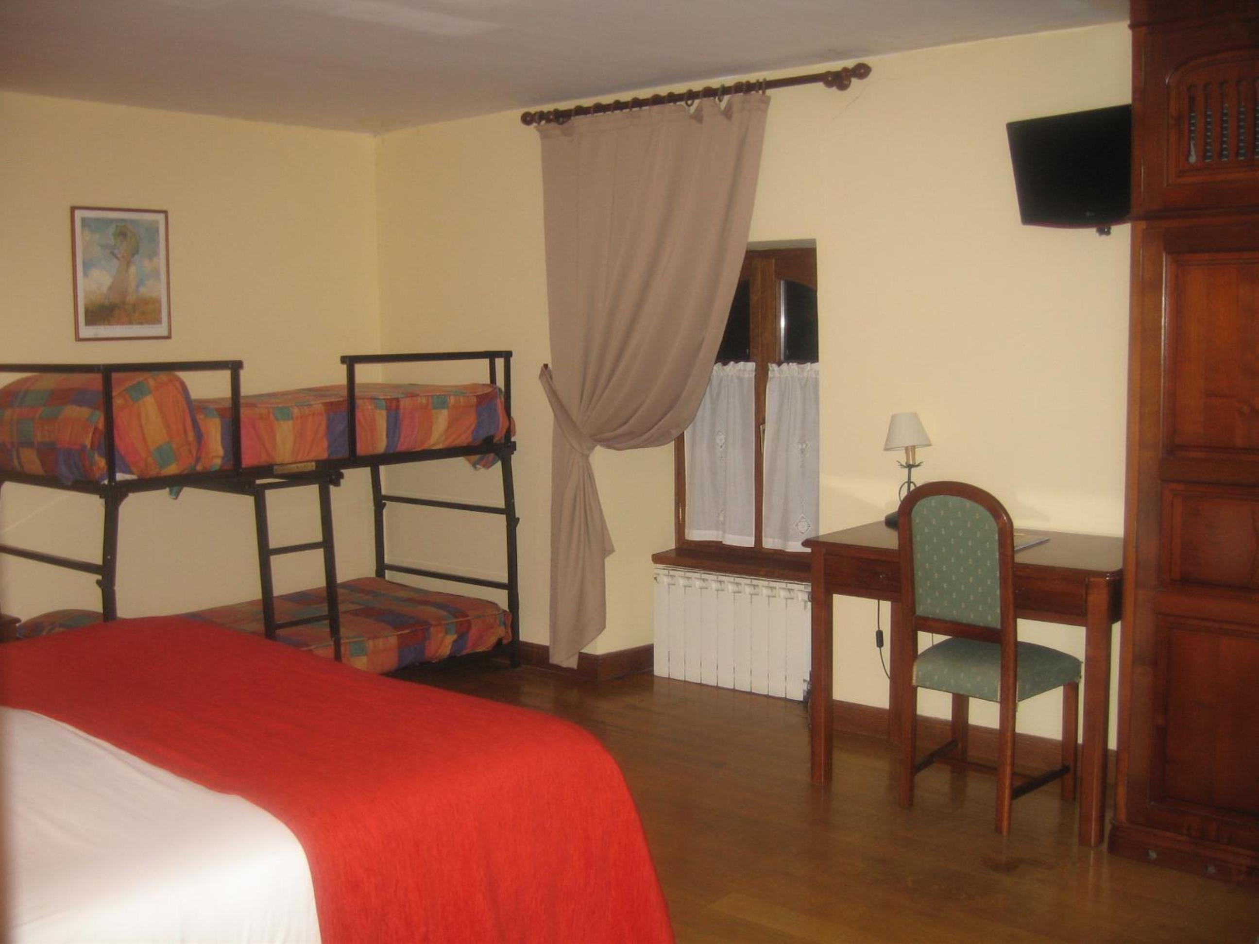 Quadruple Room - Photo 1
