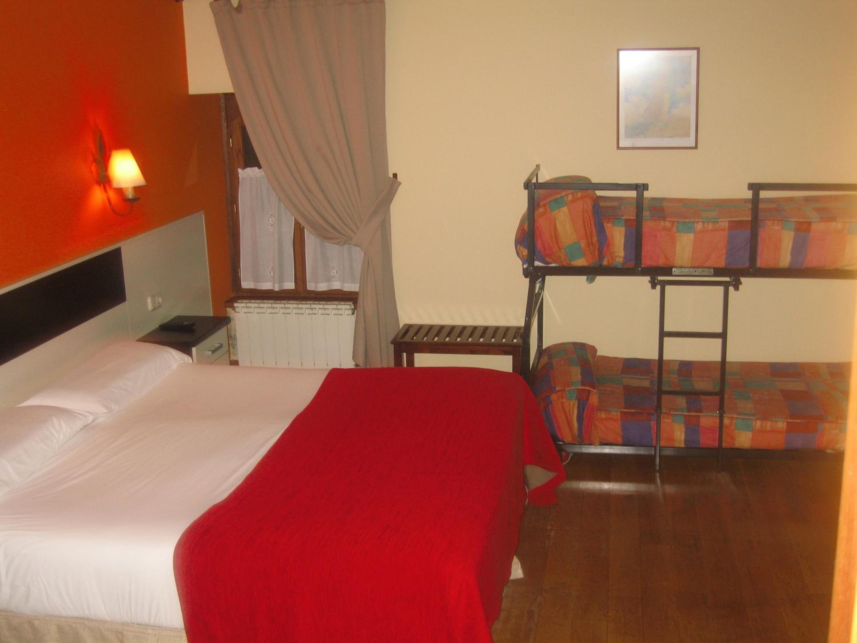 Quadruple Room - Photo 2