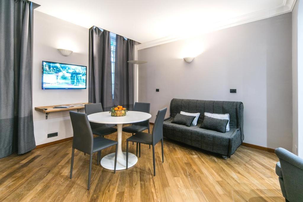 Junior Suite with Spa Bath - Photo 3