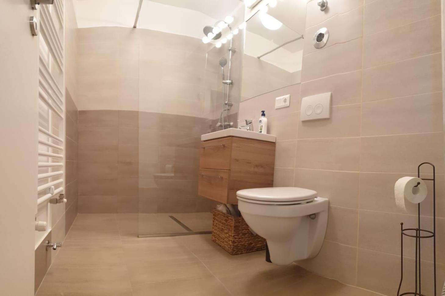 One-Bedroom Apartment - Photo 12