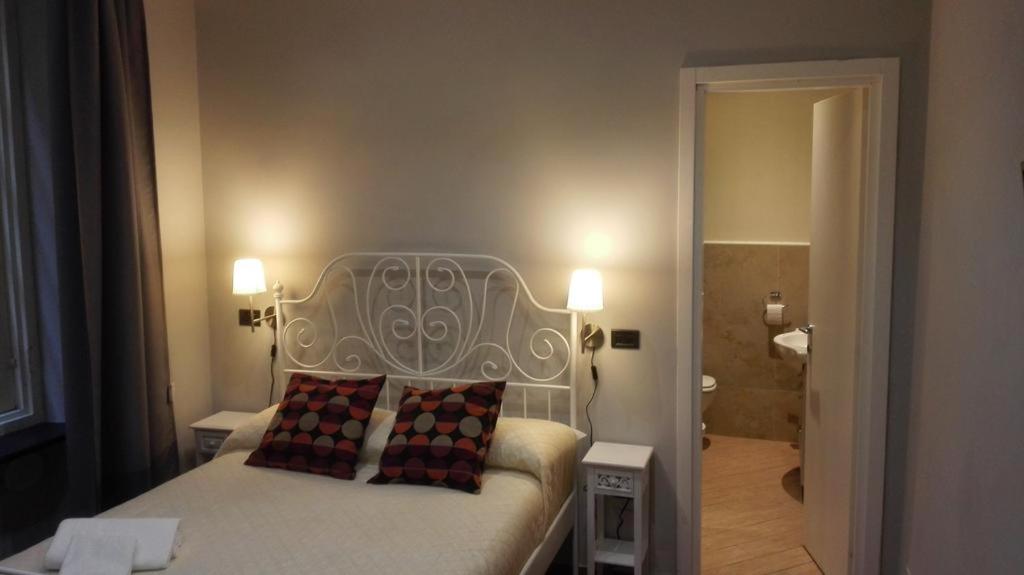 Double Room - Photo 2