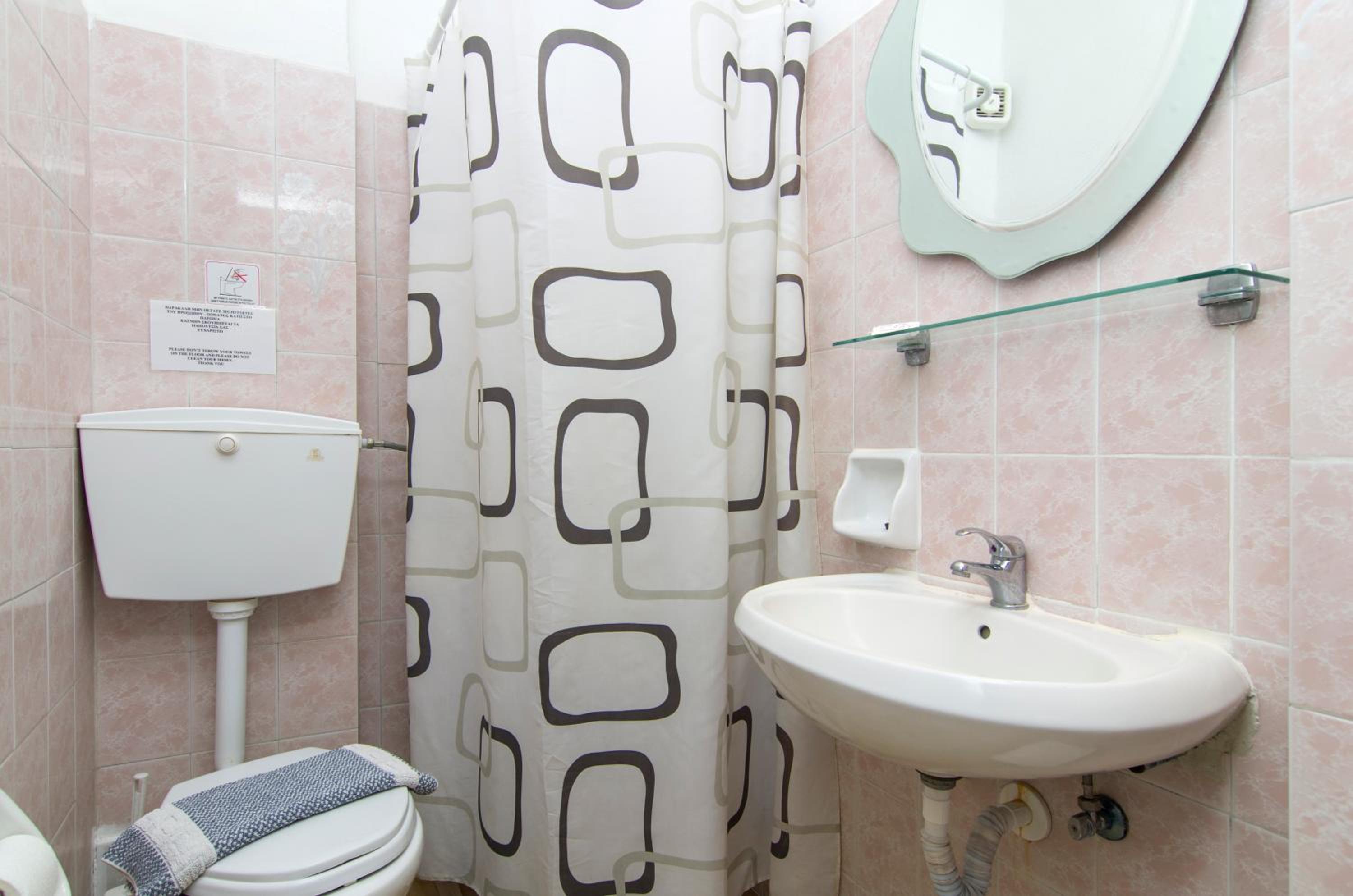 Standard Twin Room - Photo 11