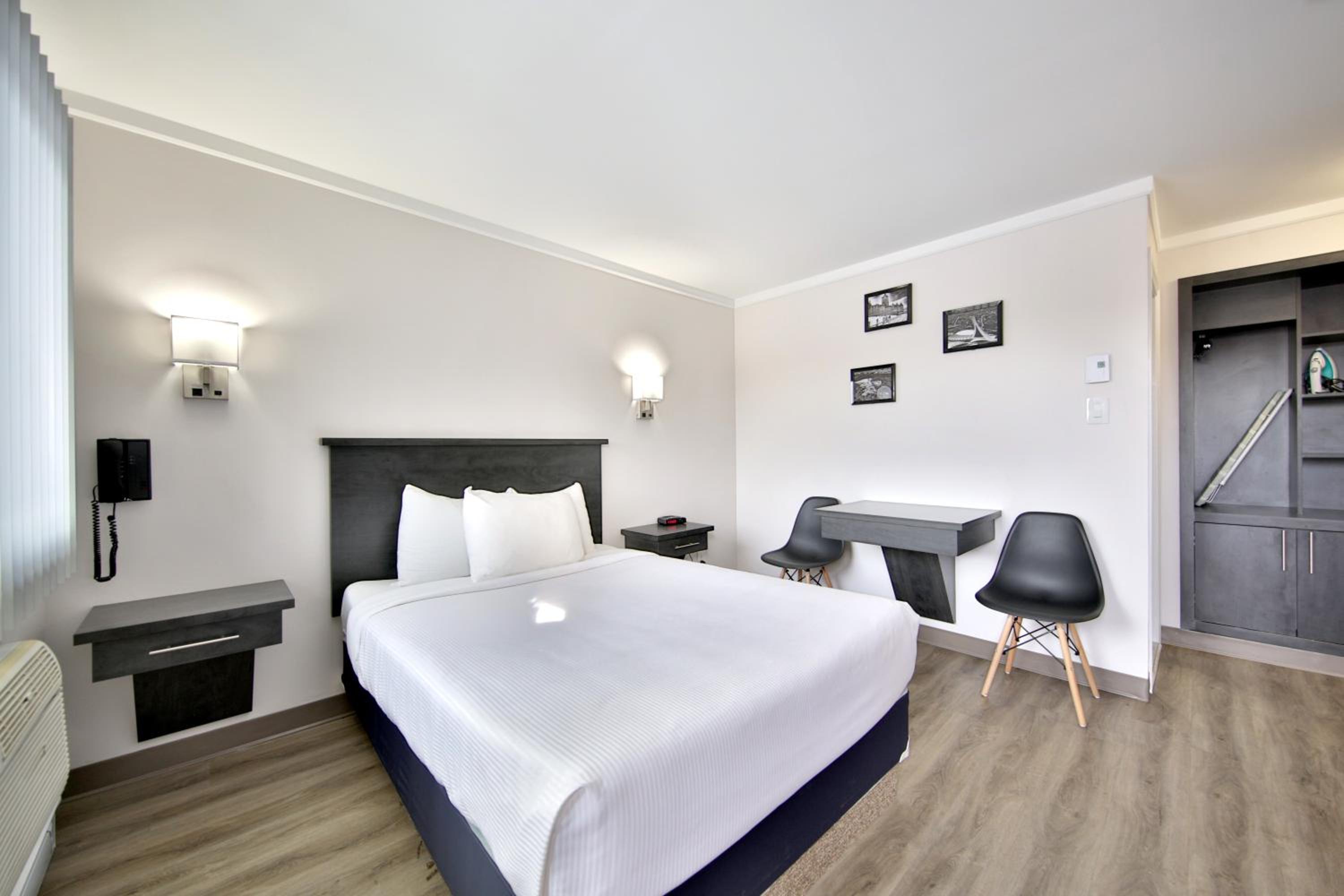 Standard Room, 1 Queen Bed - Photo 6