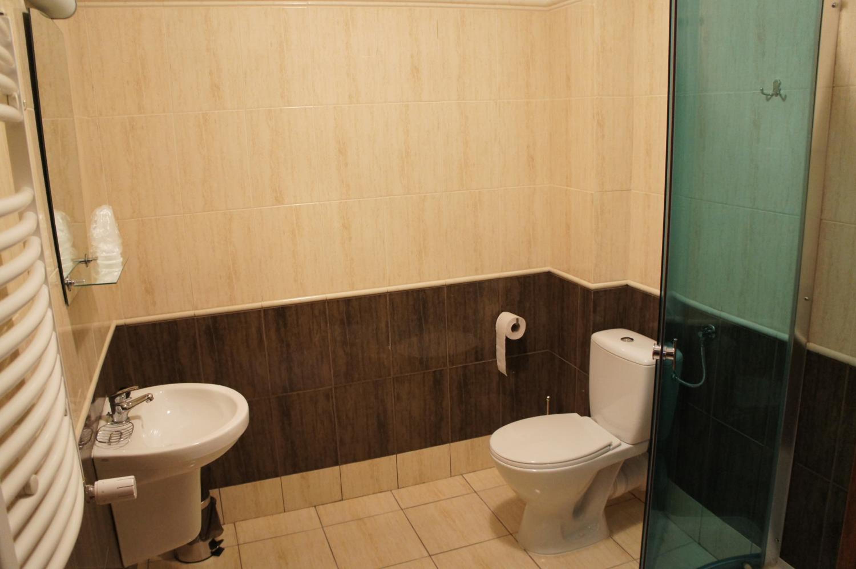Double or Twin Room - Photo 3