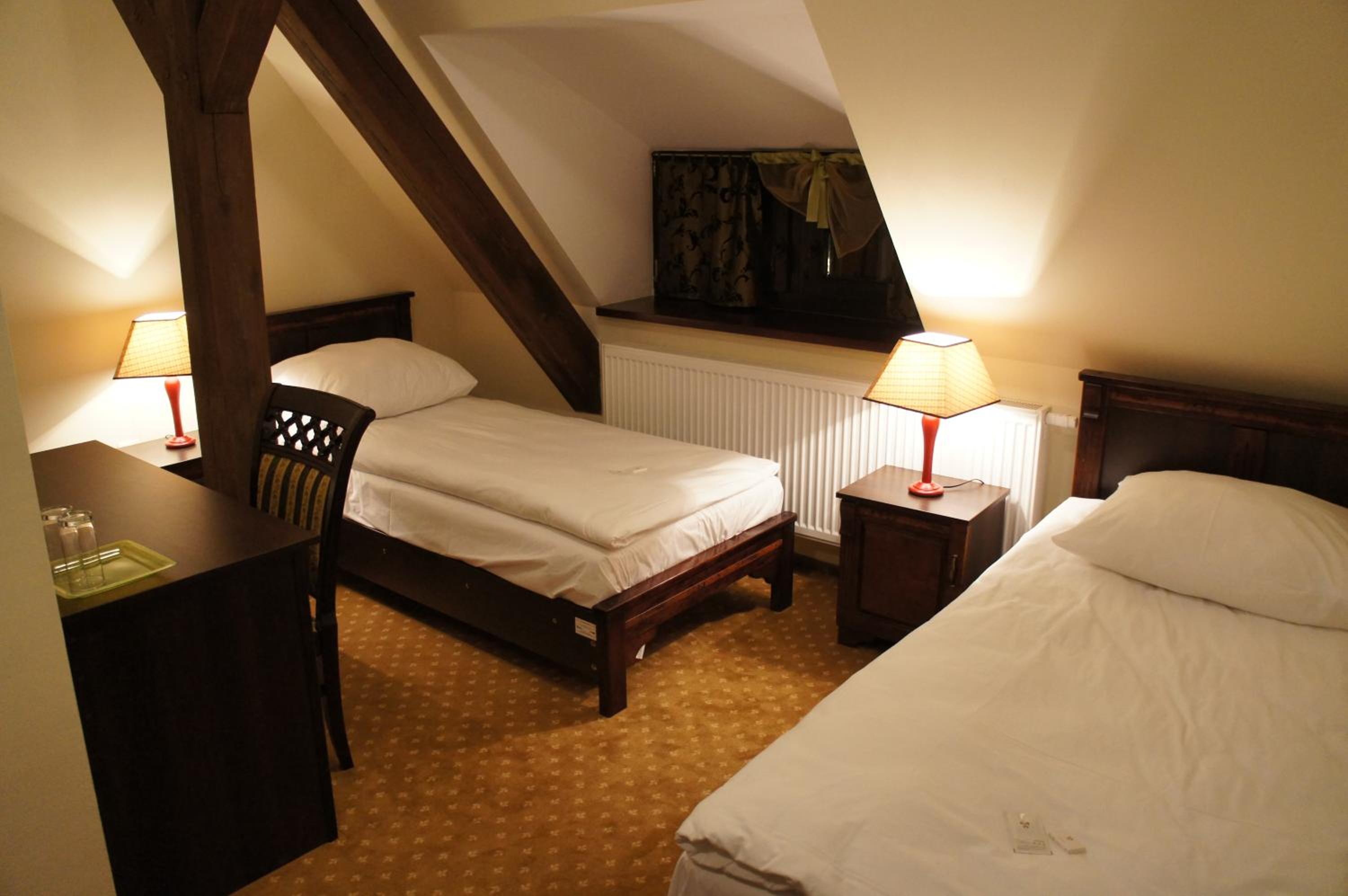 Double or Twin Room - Photo 4