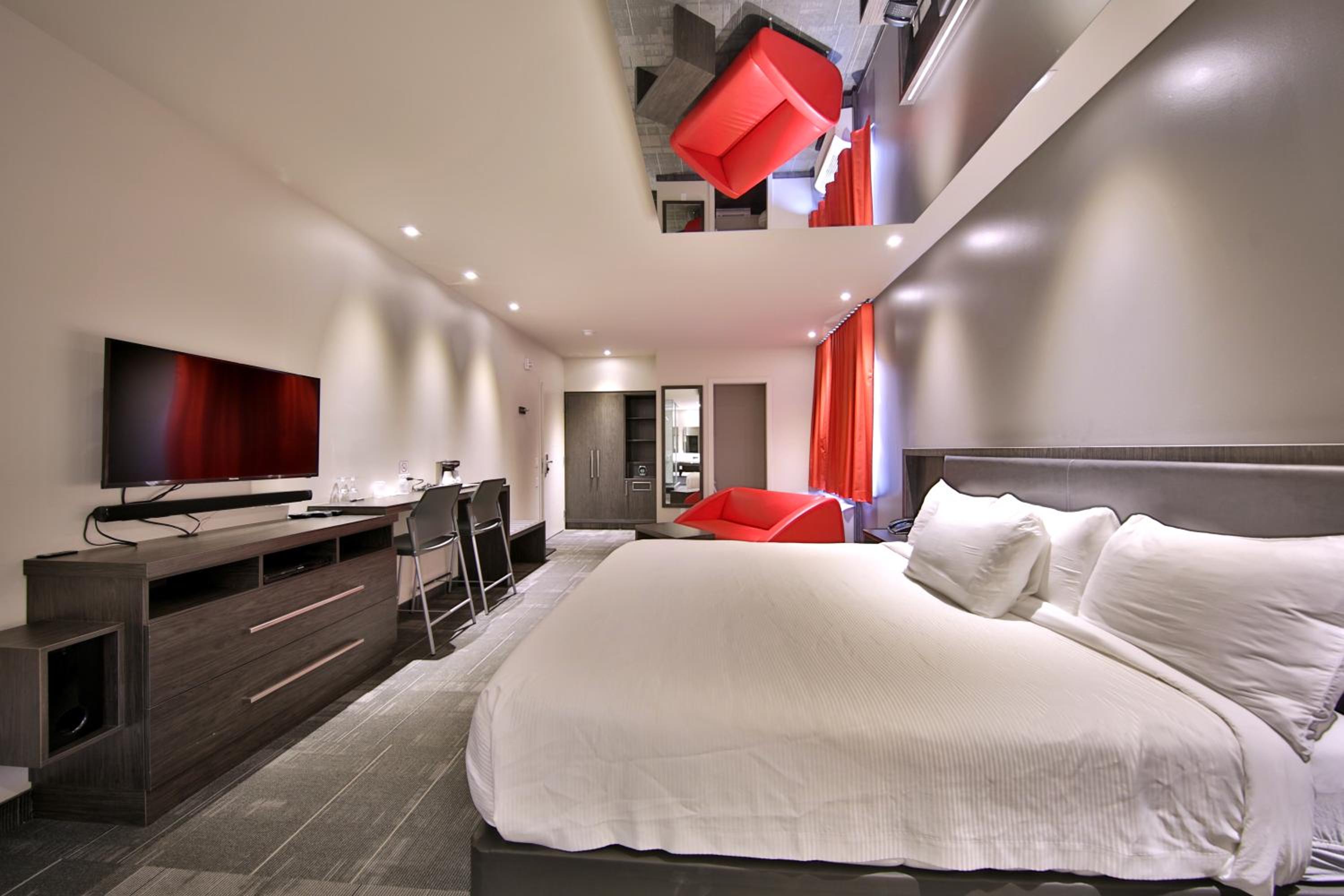 Executive Suite, 1 King Bed photo 2
