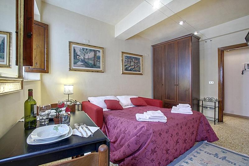 Studio Apartment