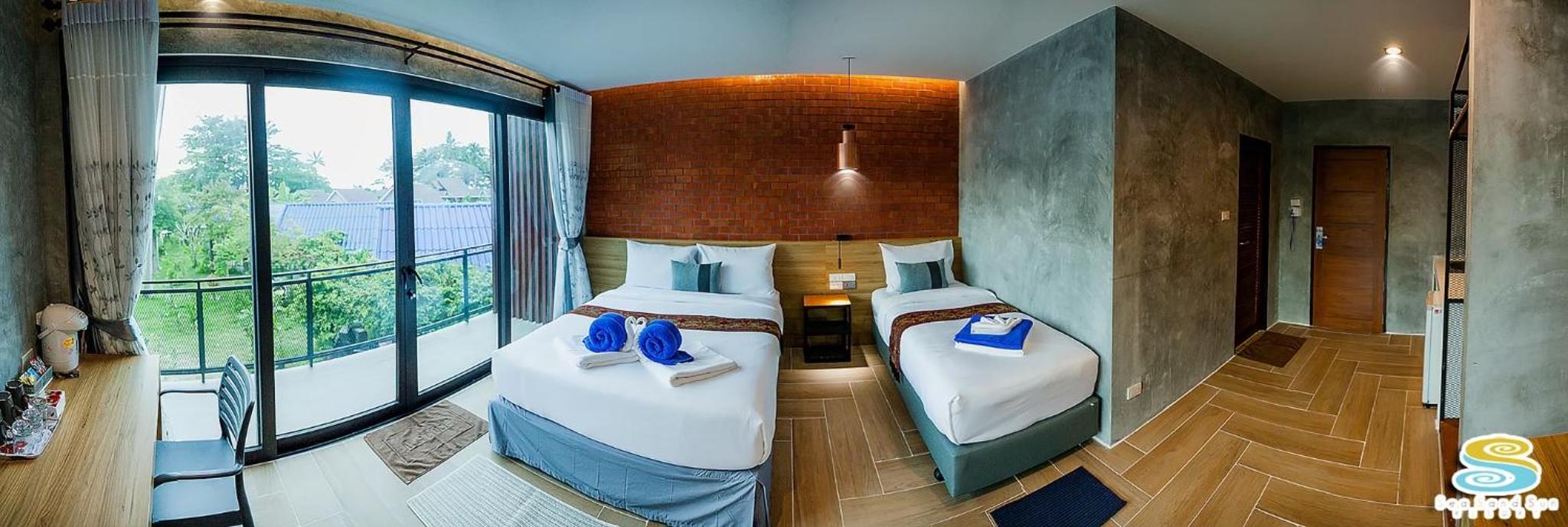 Deluxe Family Suite - Photo 4