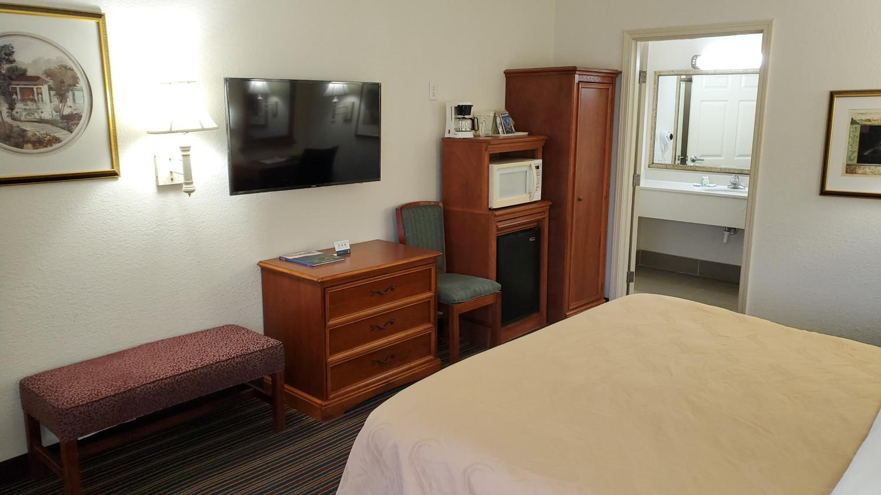 Standard King Room - Non-Smoking  photo 1