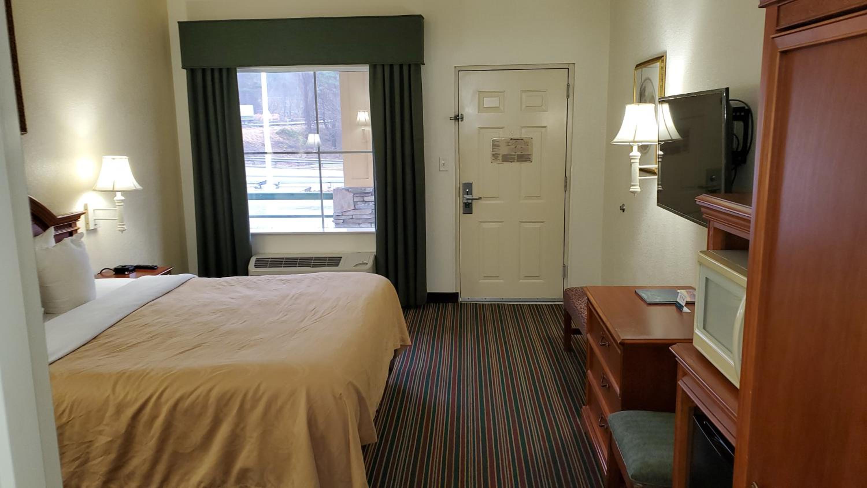 Standard King Room - Non-Smoking  photo 3