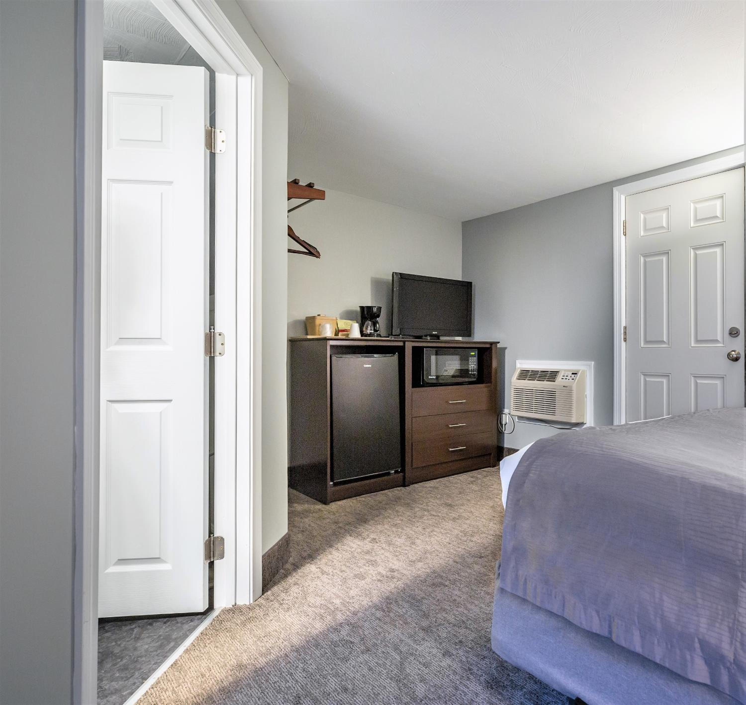 Deluxe Queen Room - Photo 4