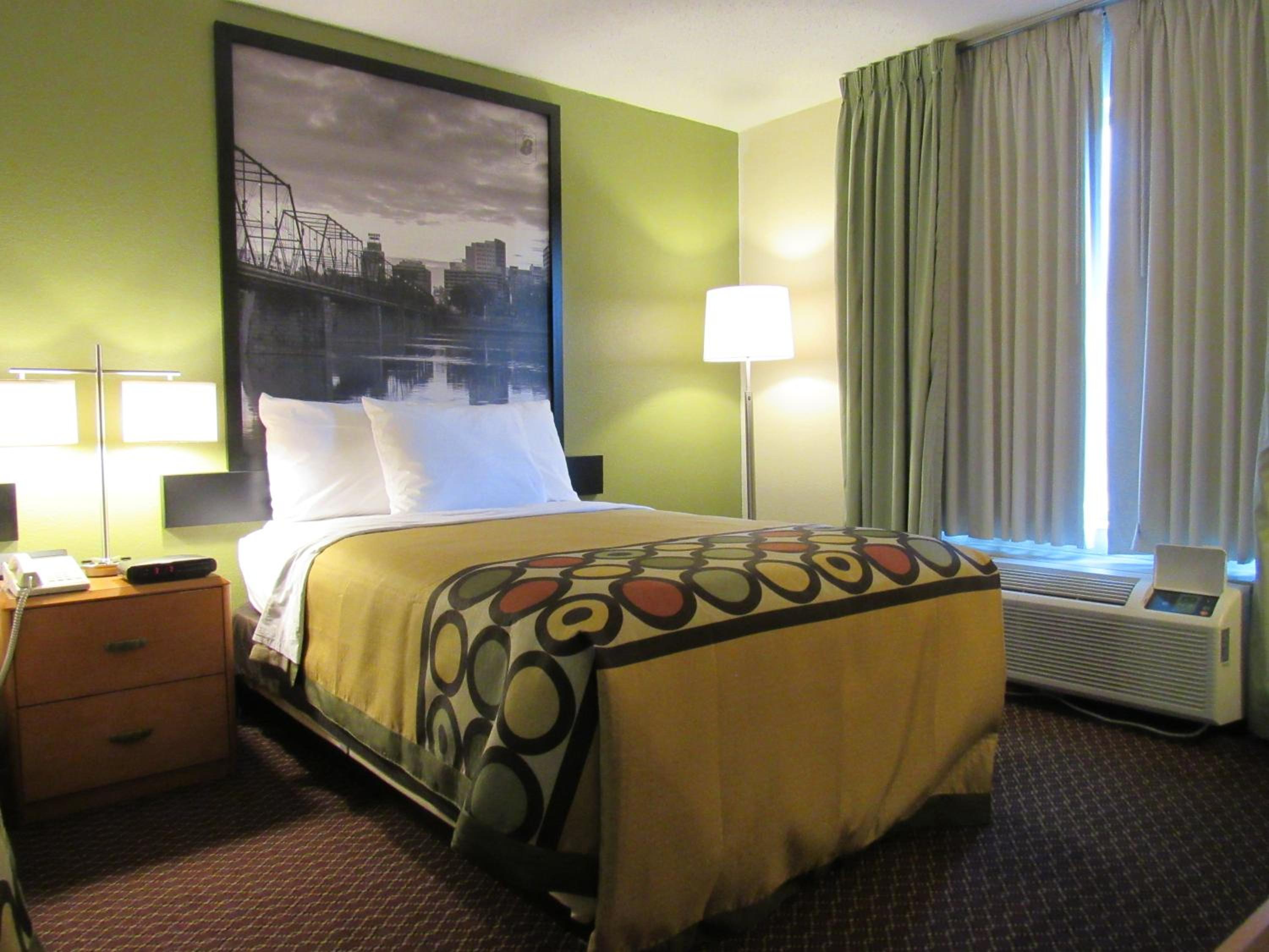 Super 8 by Wyndham New Cumberland, Photo 10