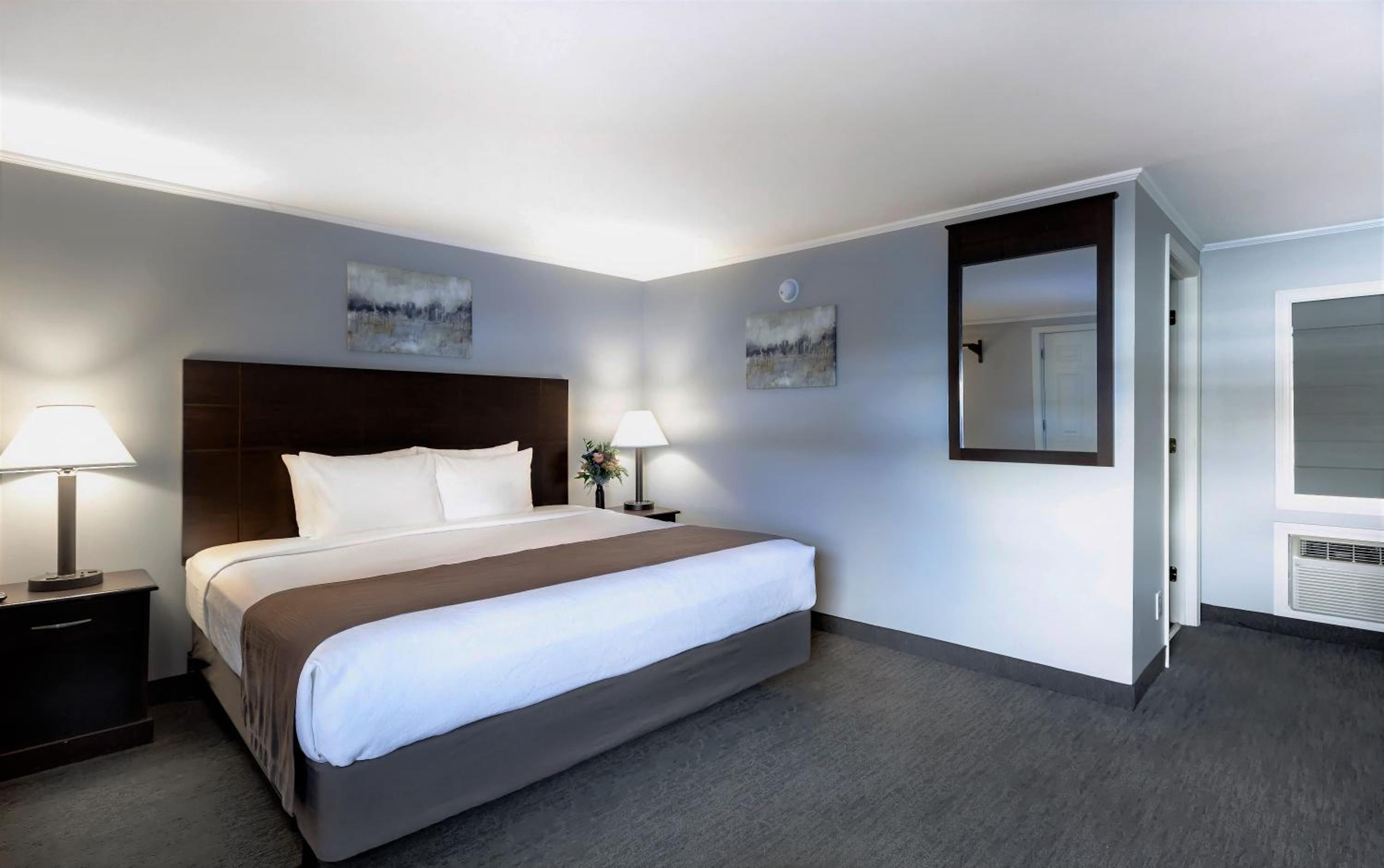 Standard King Room - Photo 1