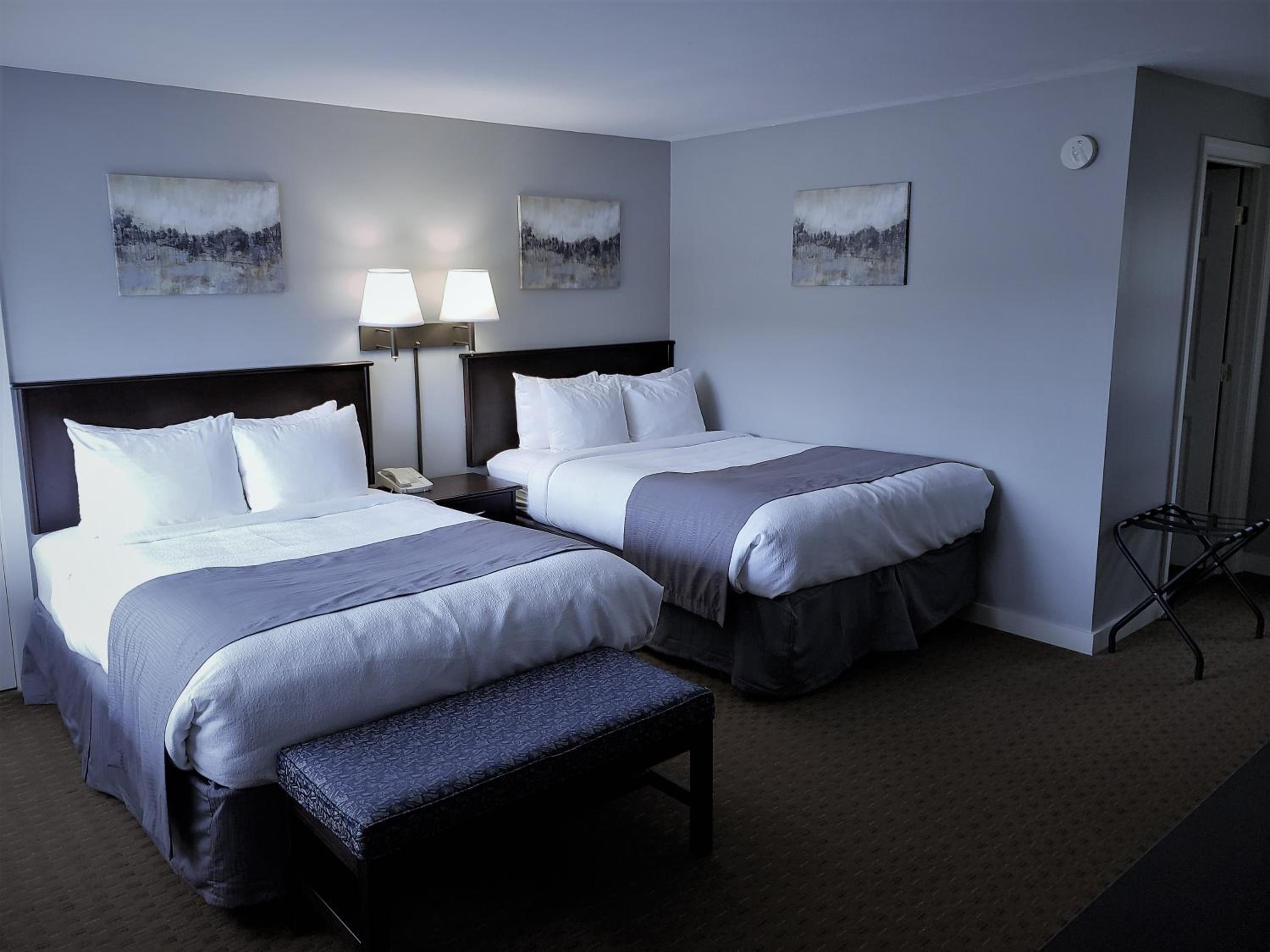 Deluxe Room with Two Double Beds - Photo 4