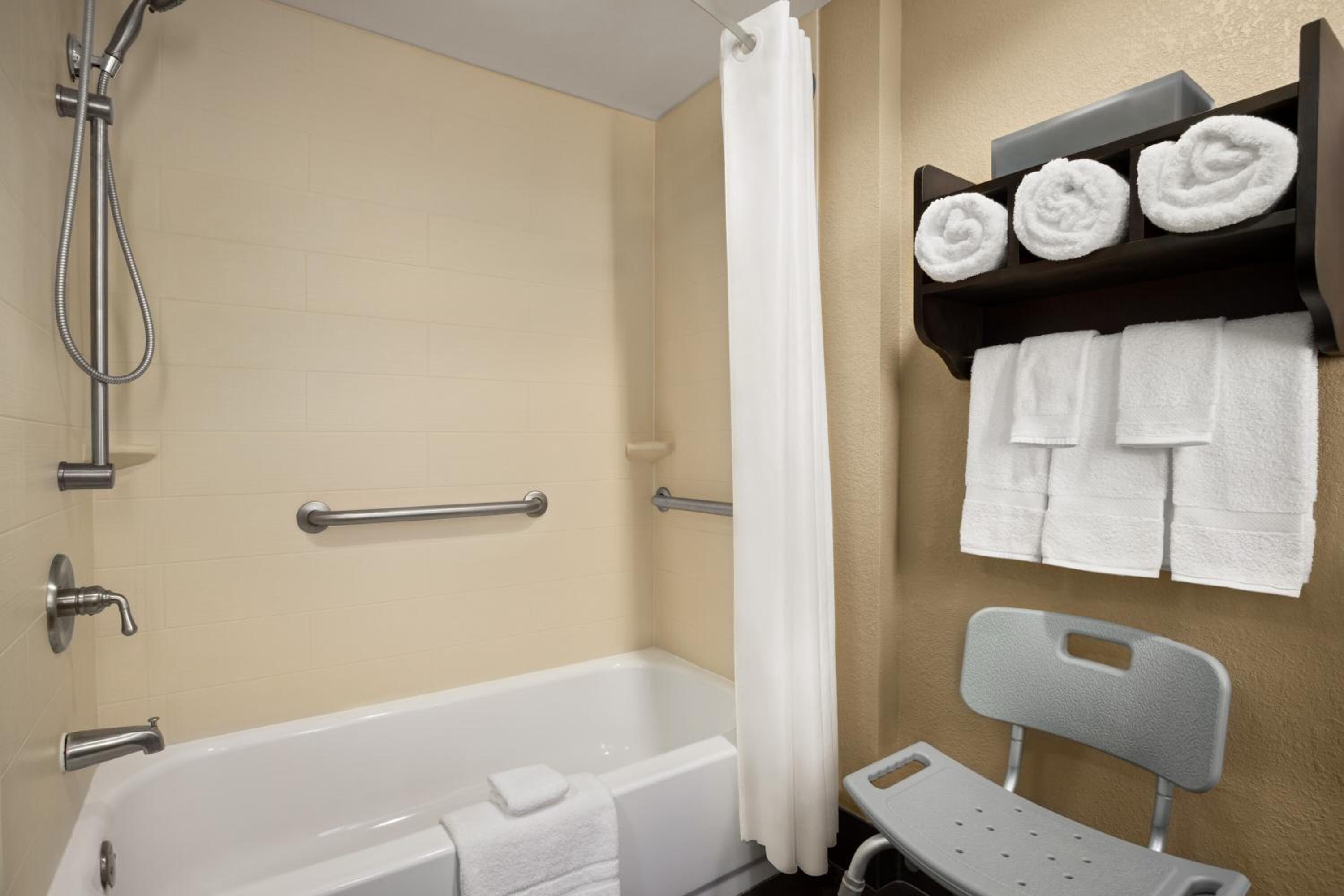 King Room, Non-Smoking - Photo 2