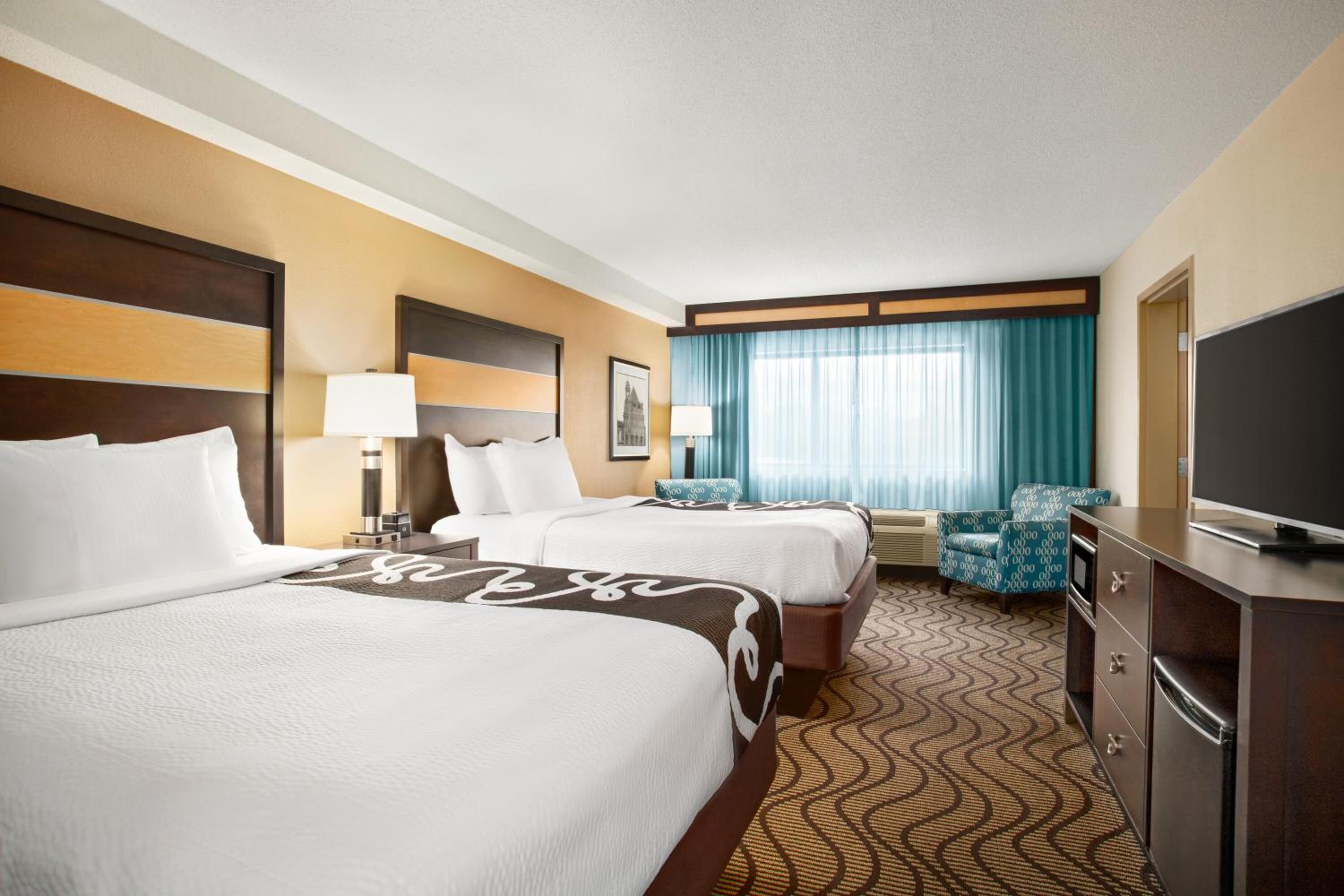 One-Bedroom Suite with Two Queen Beds - Non-Smoking - Photo 1