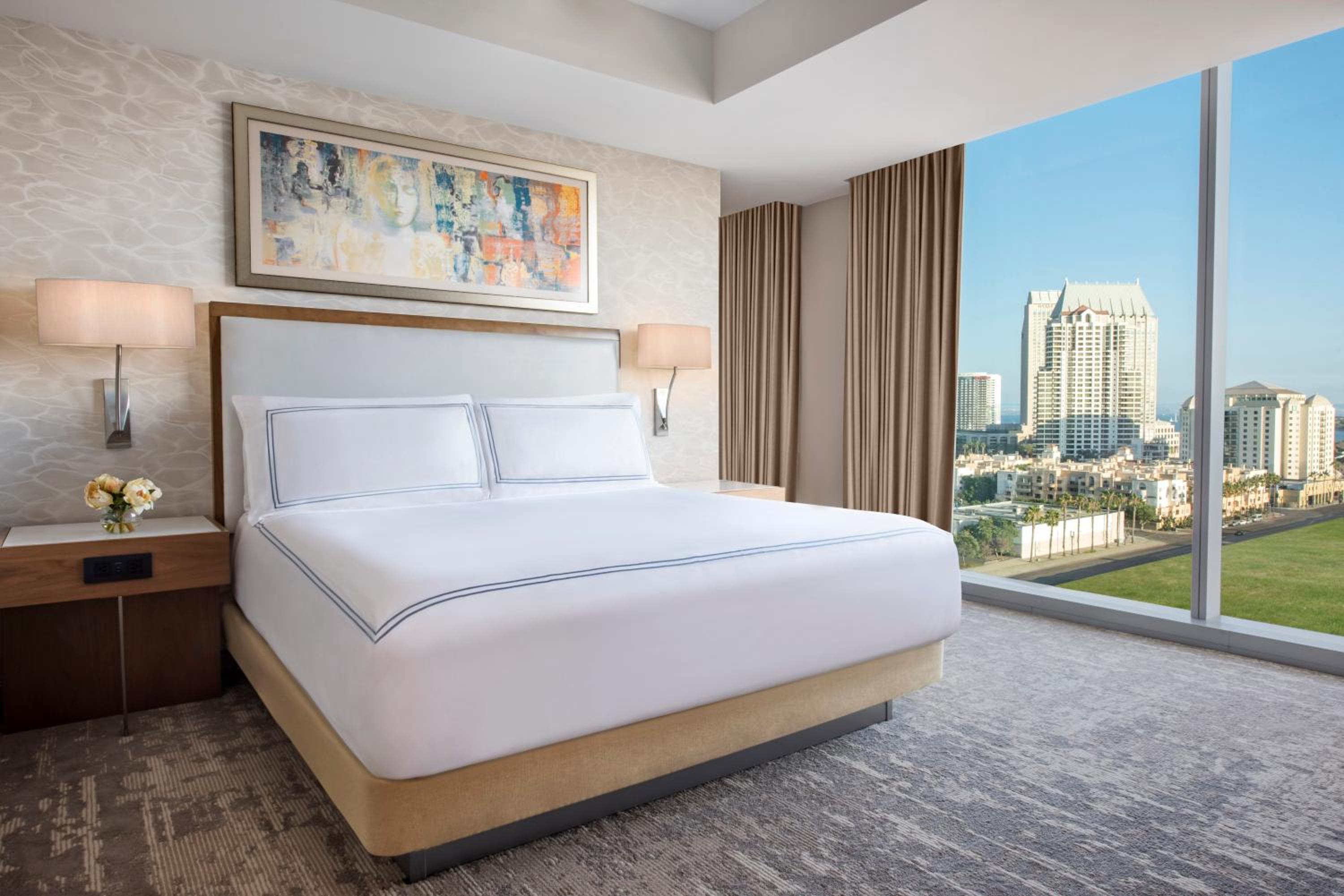 Waterfront Corner Suite - South