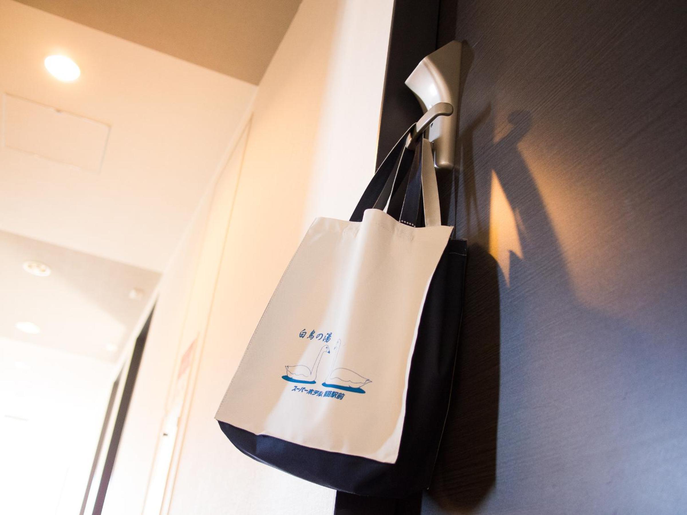 Standard Room - Non-Smoking - Photo 16