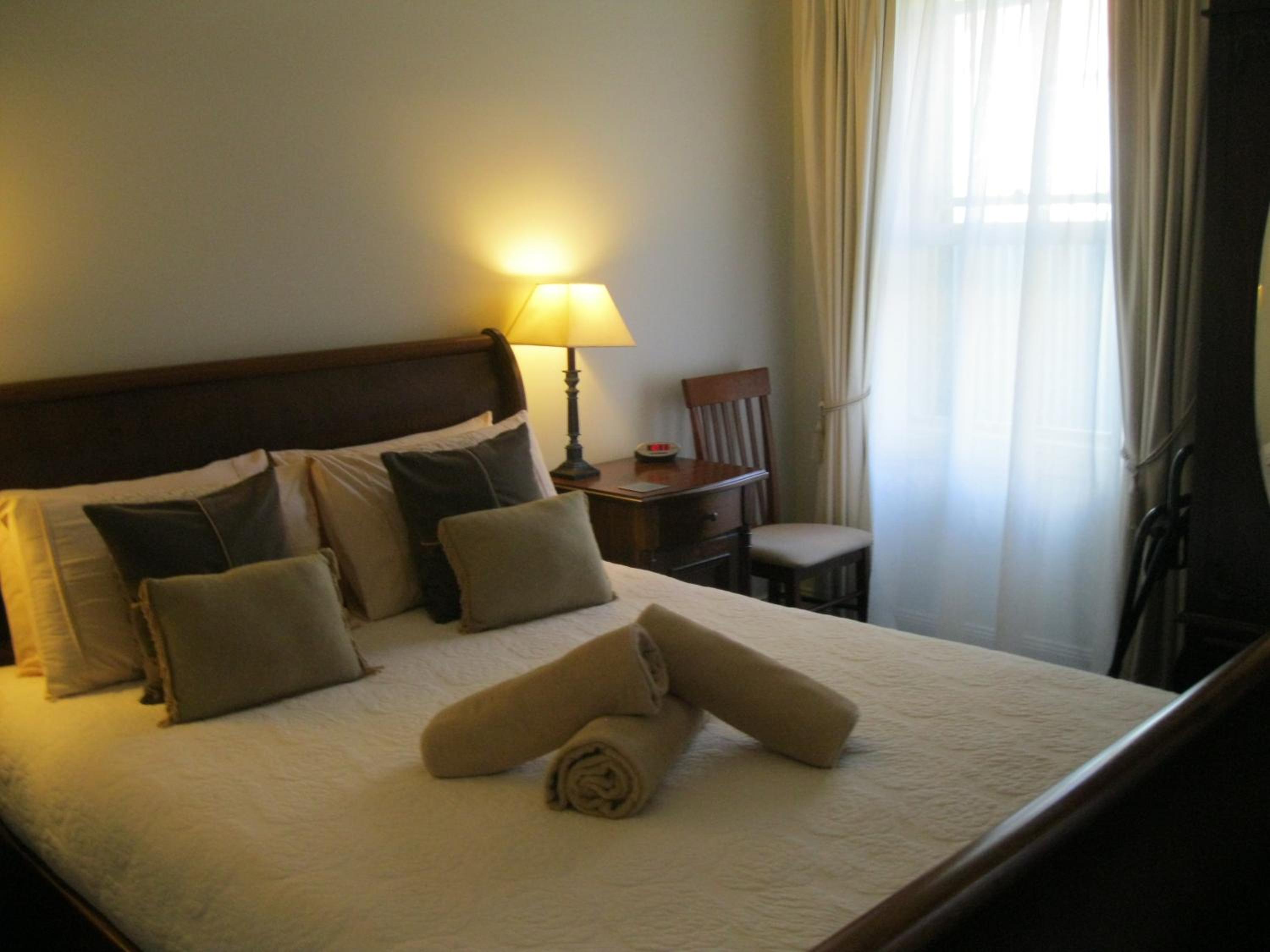 Queen Room photo 2