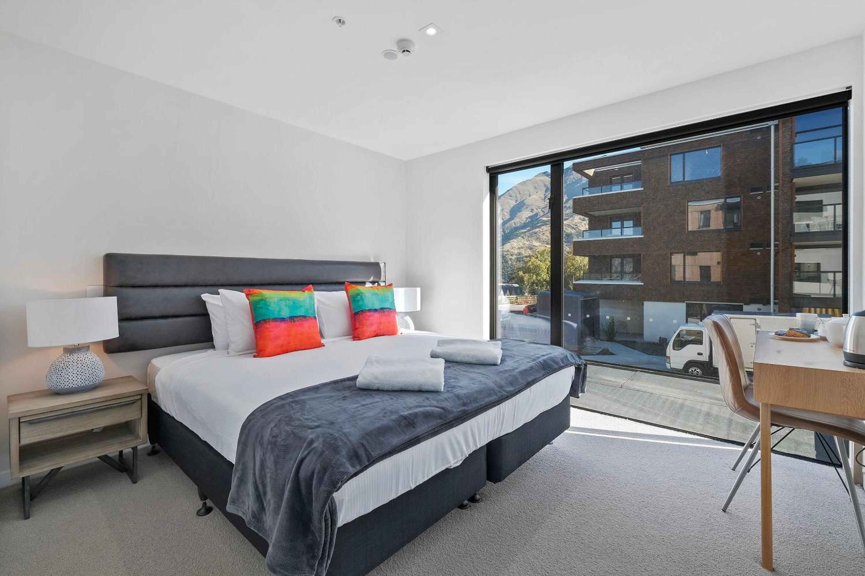 Three-Bedroom Apartment with Mountain View