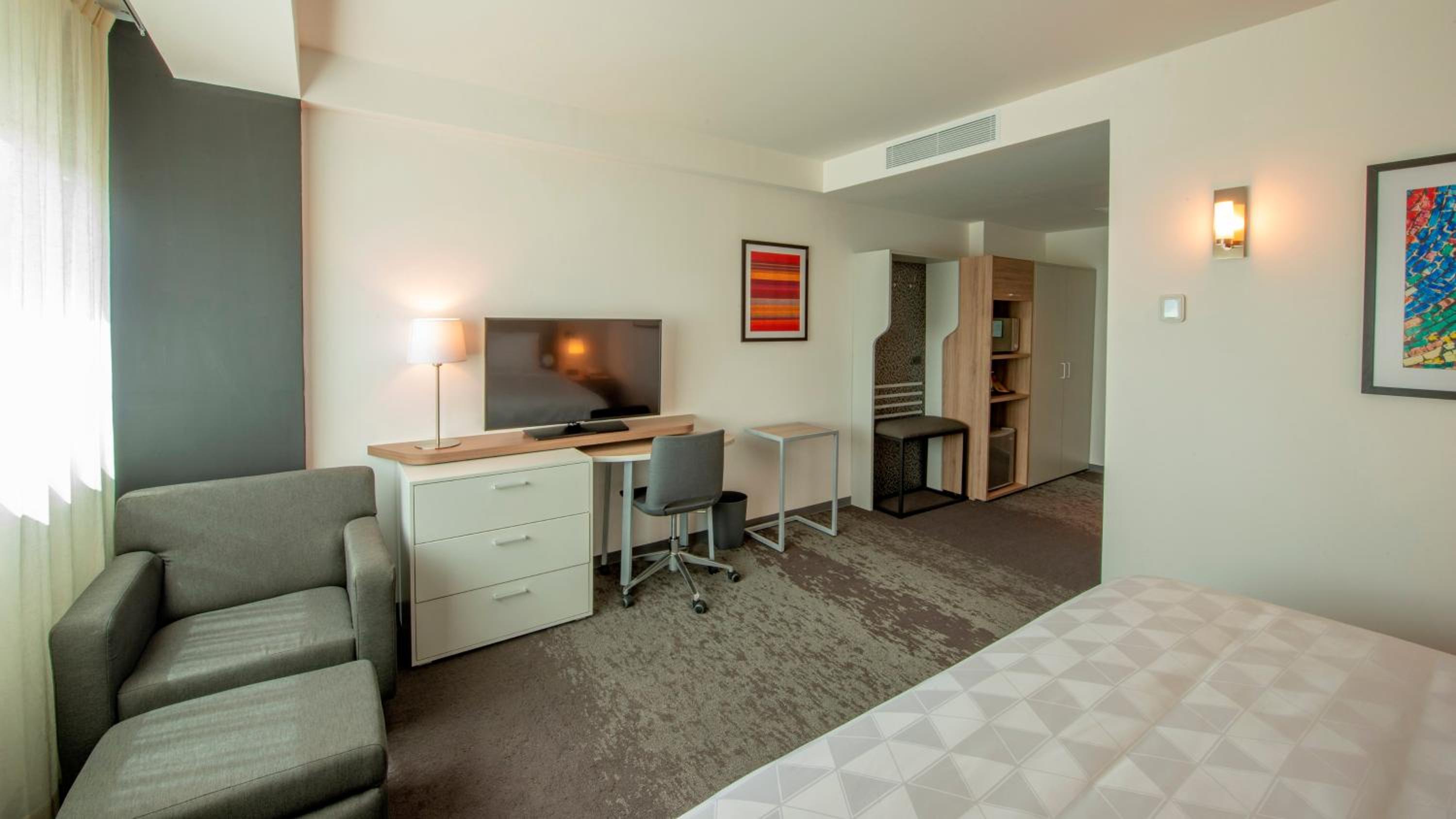 Premium King Room - Photo 1
