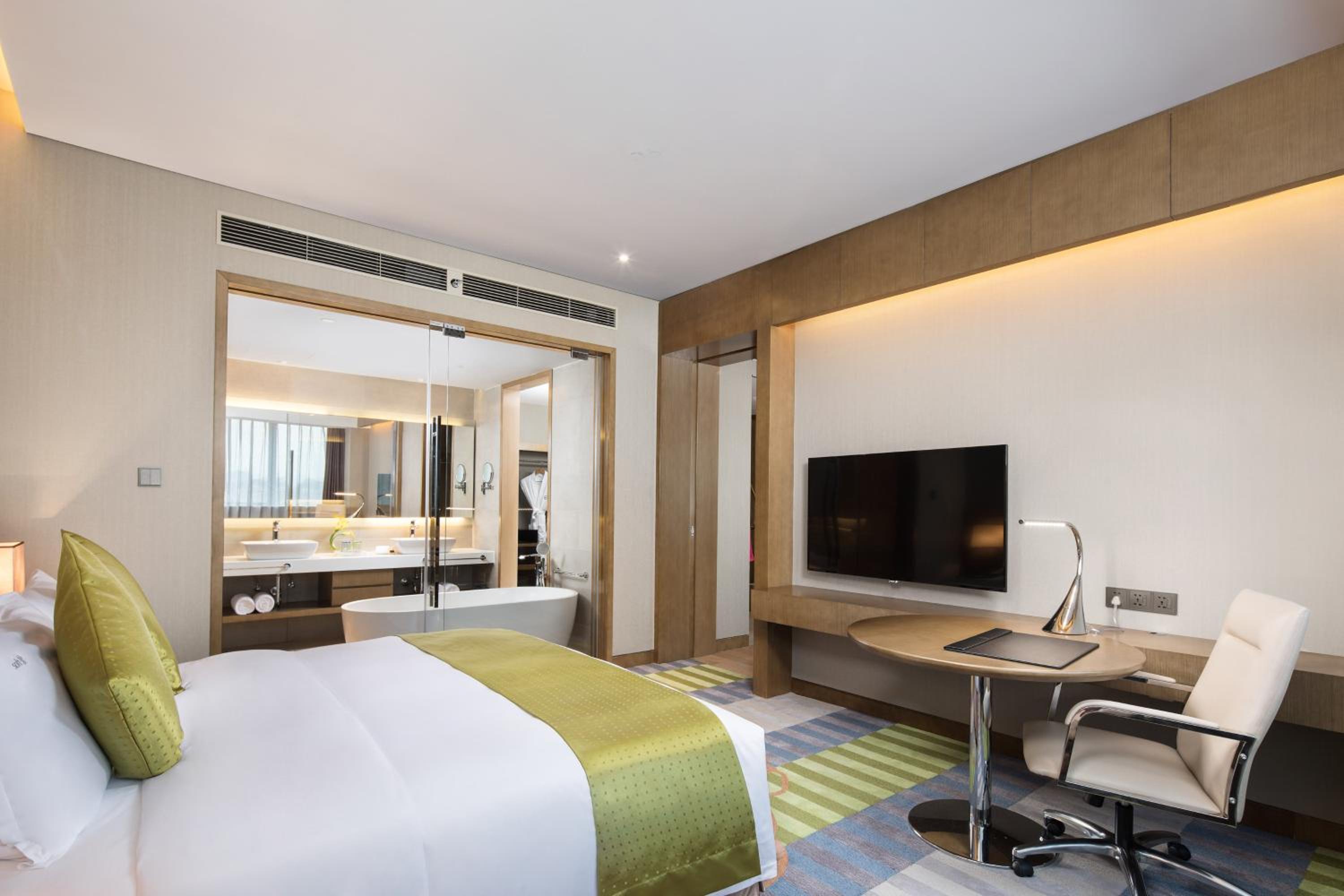 One-Bedroom Suite photo 2