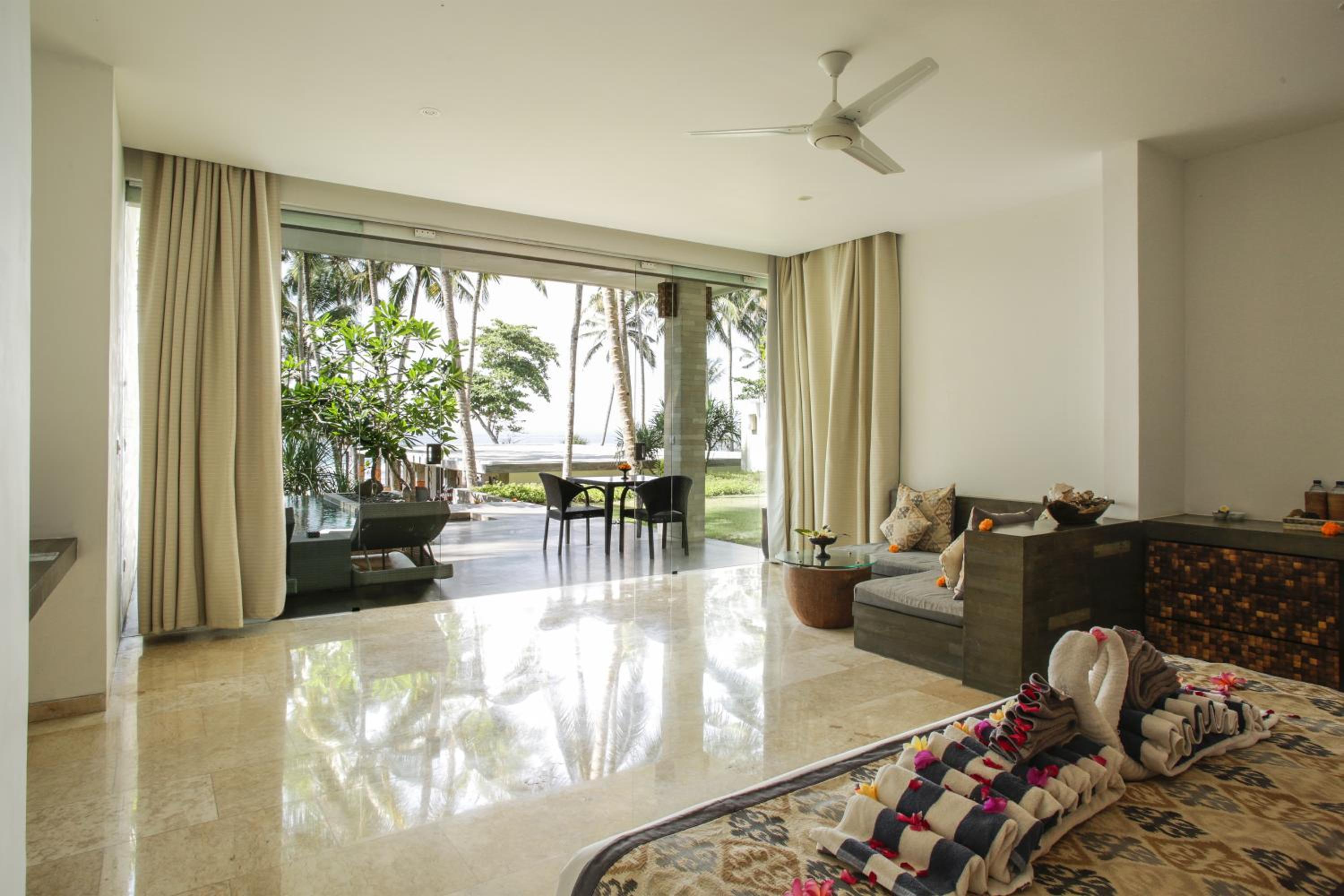 One-Bedroom Beach Pool Villa - Photo 6