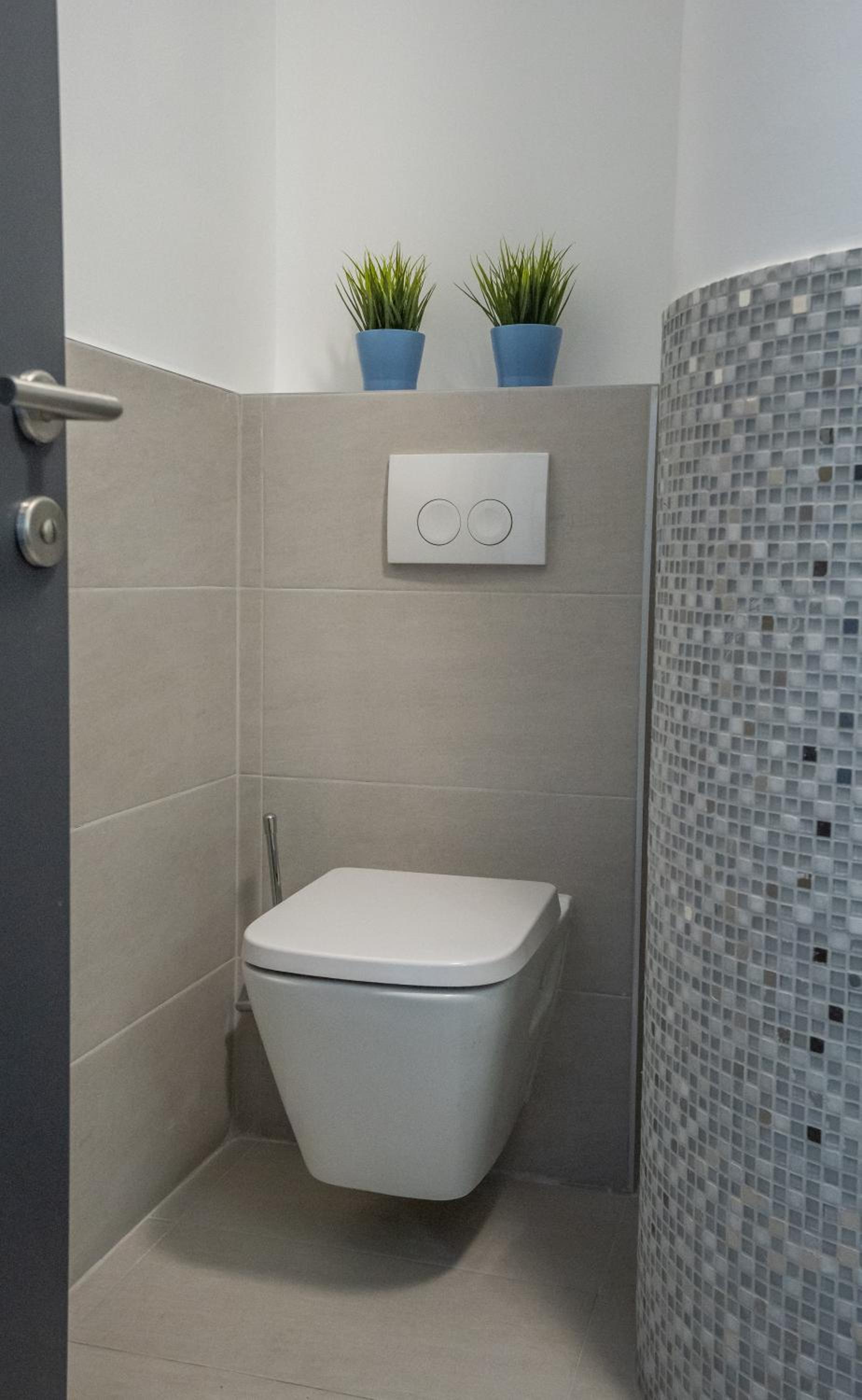 Standard Triple Room Street Entrance Ground Floor - Photo 2