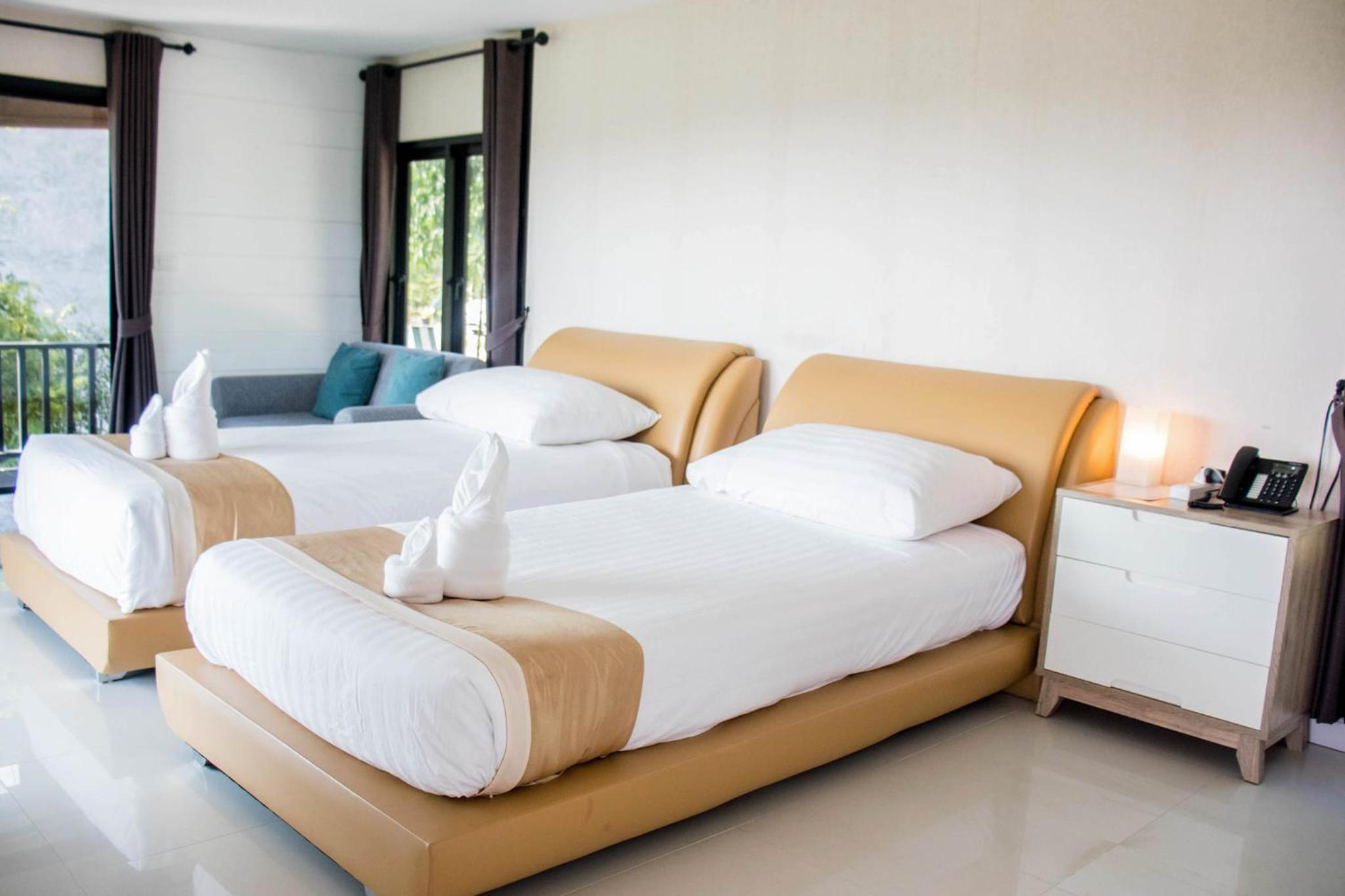 Family Suite with Balcony - Photo 1