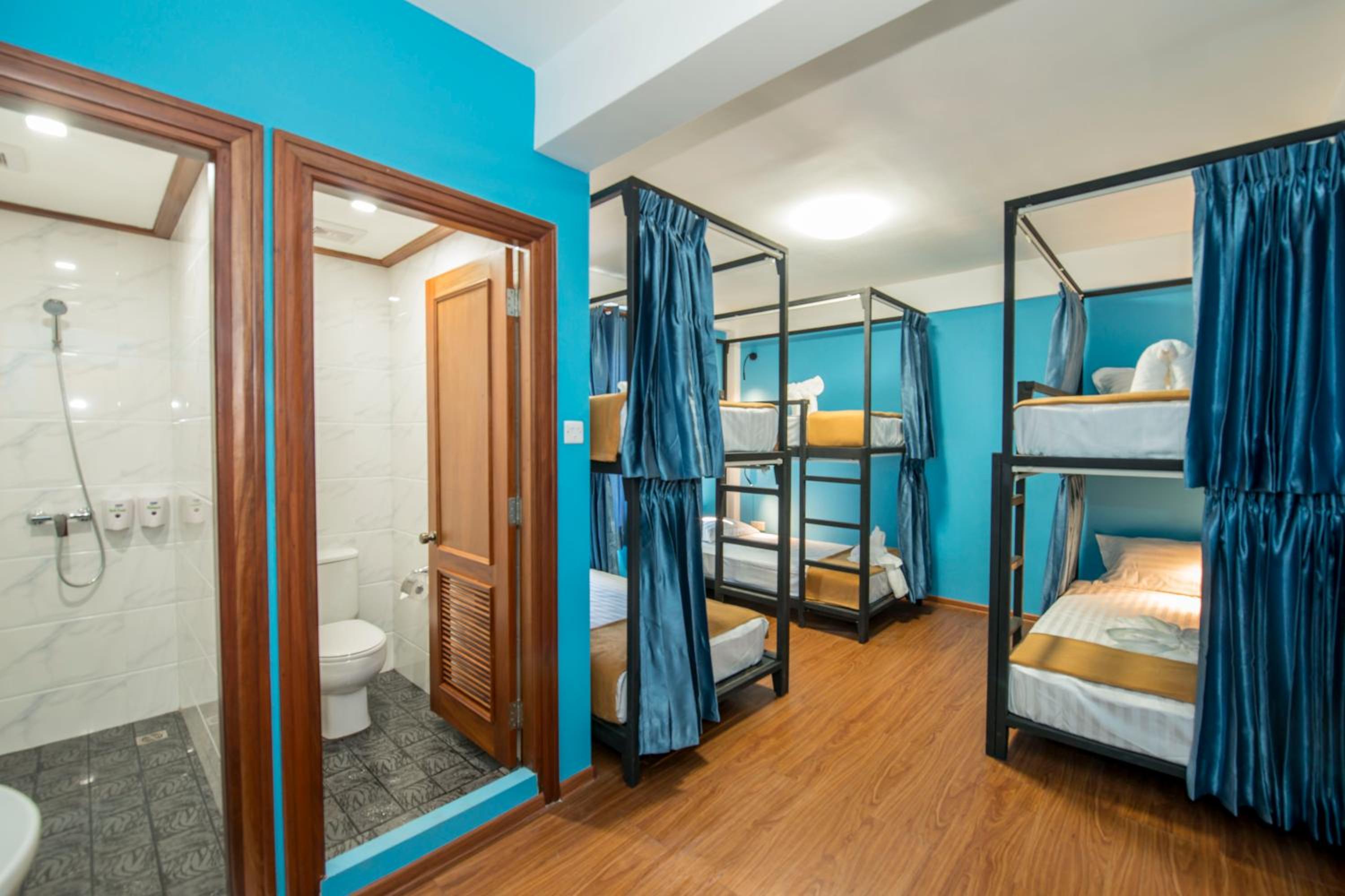 Bed in 6-Bed Mixed Dormitory Room photo 2