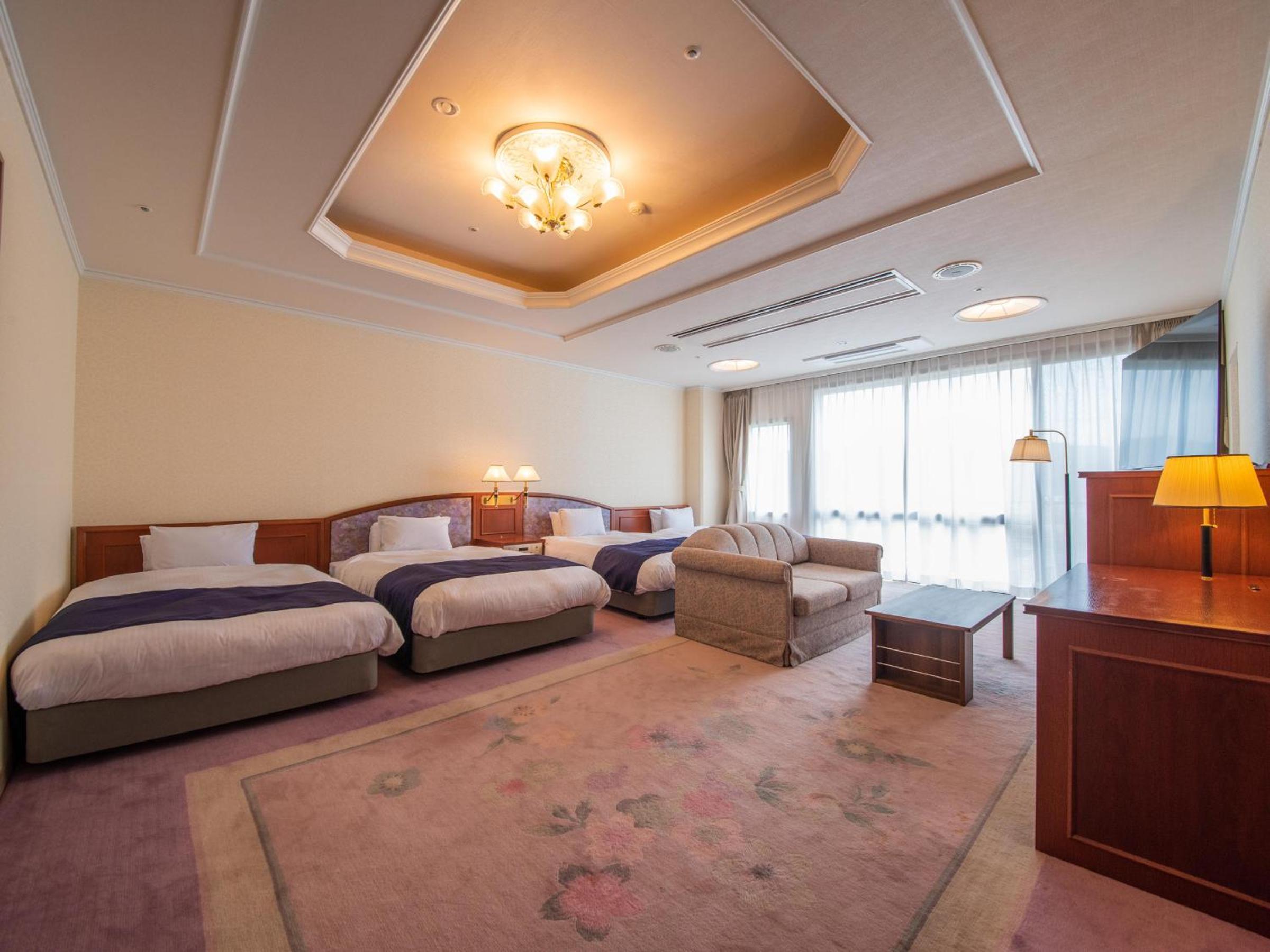 Superior Quadruple Room - Non-Smoking