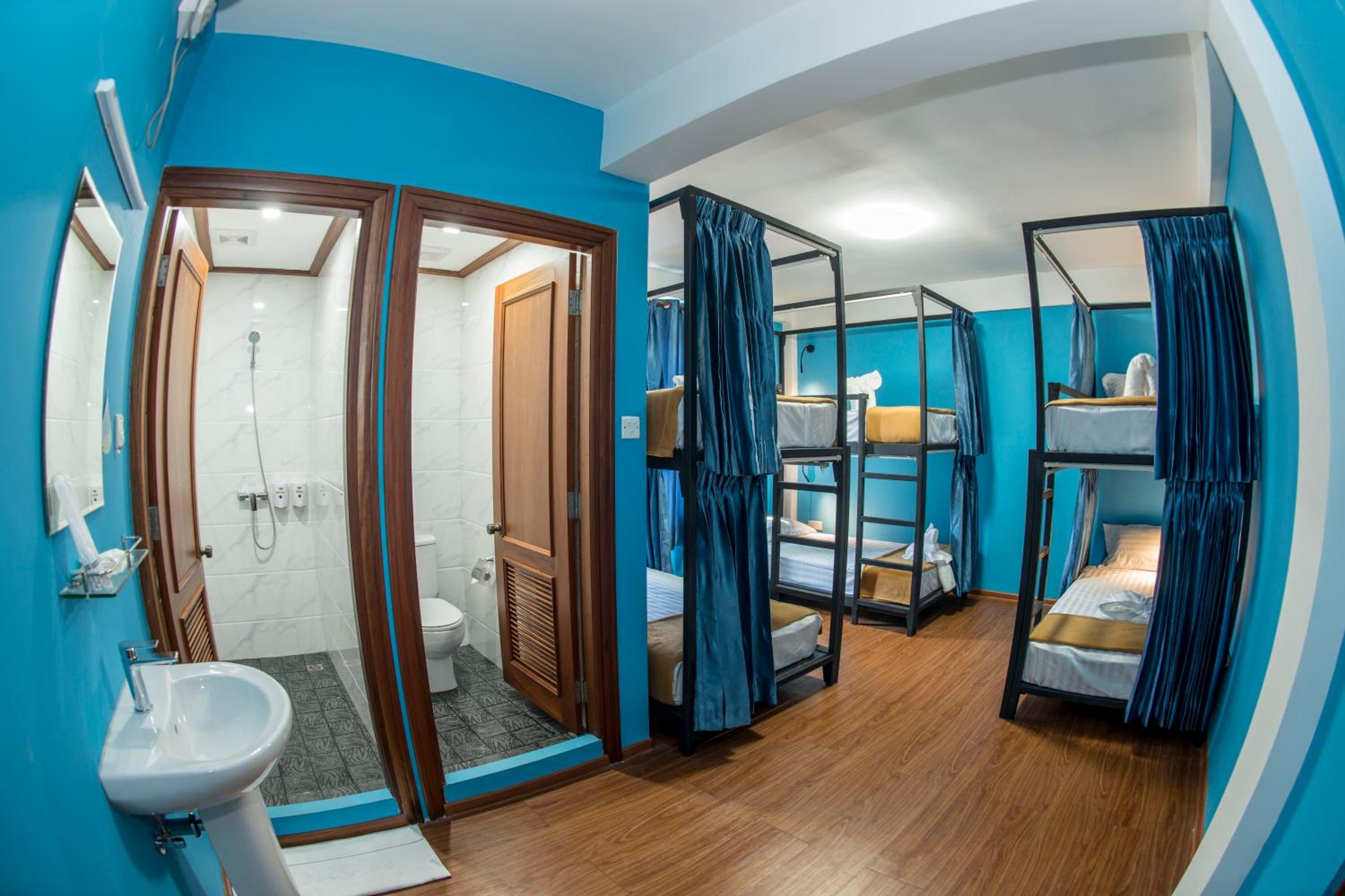 Bed in 6-Bed Mixed Dormitory Room photo 1