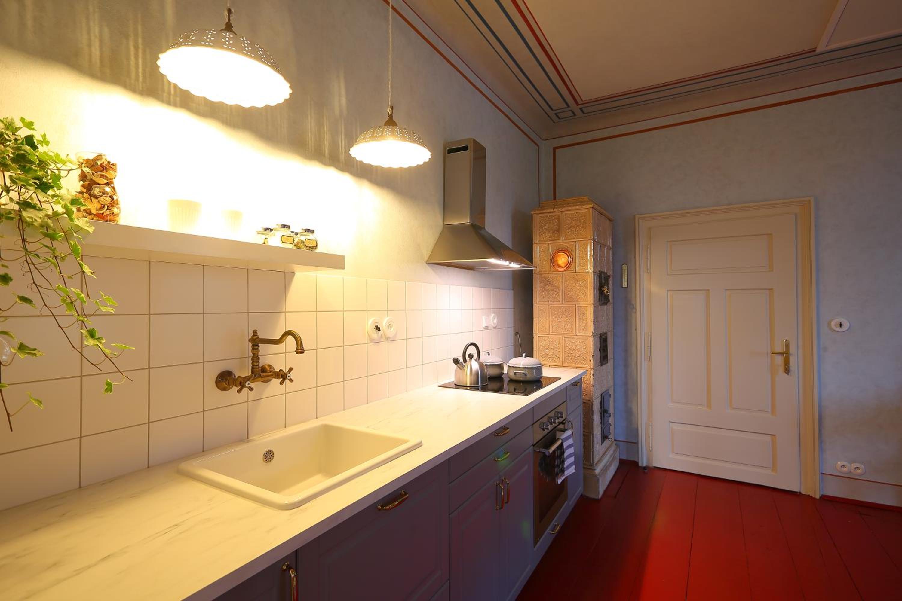 Executive Suite - Photo 15