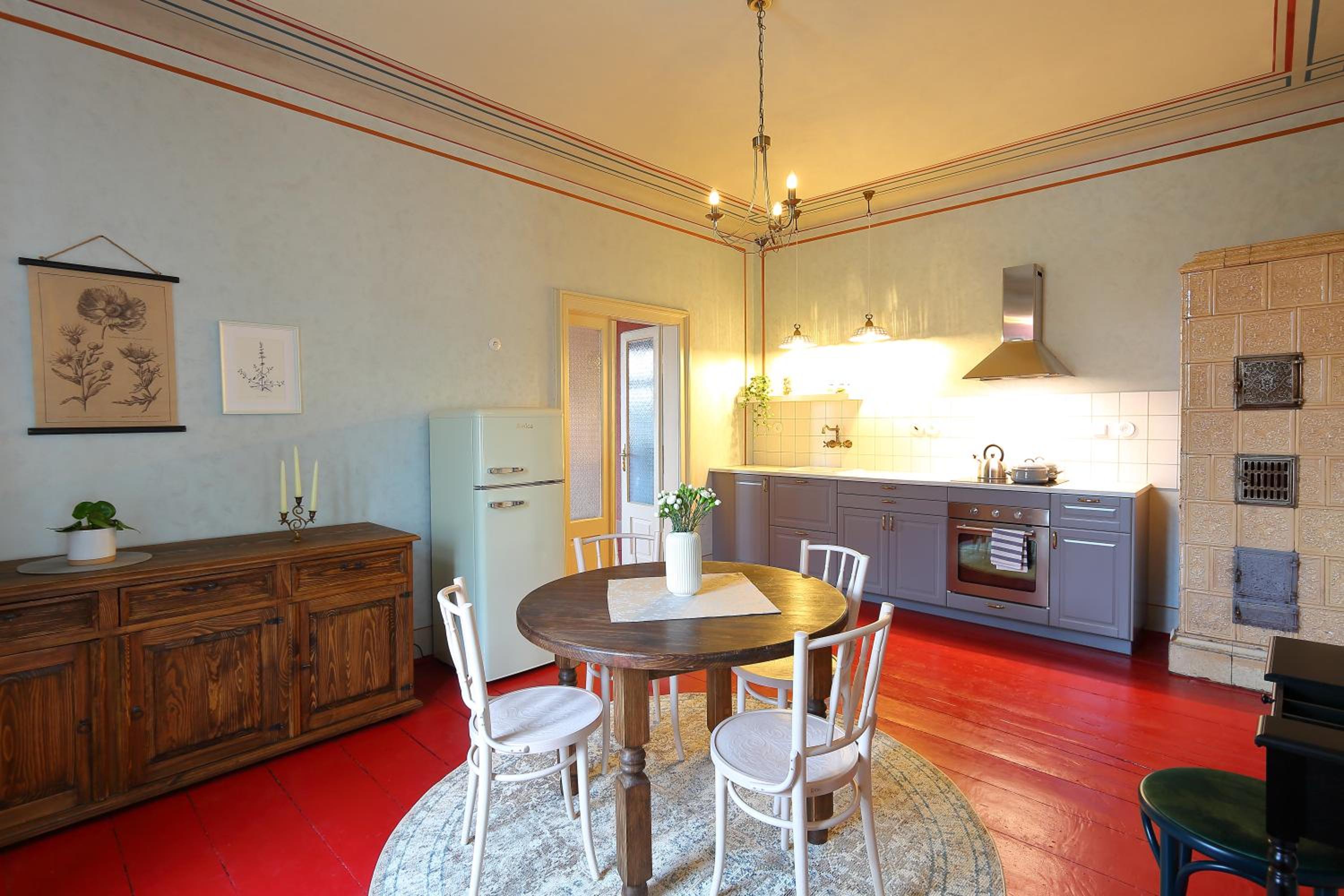 Executive Suite - Photo 5