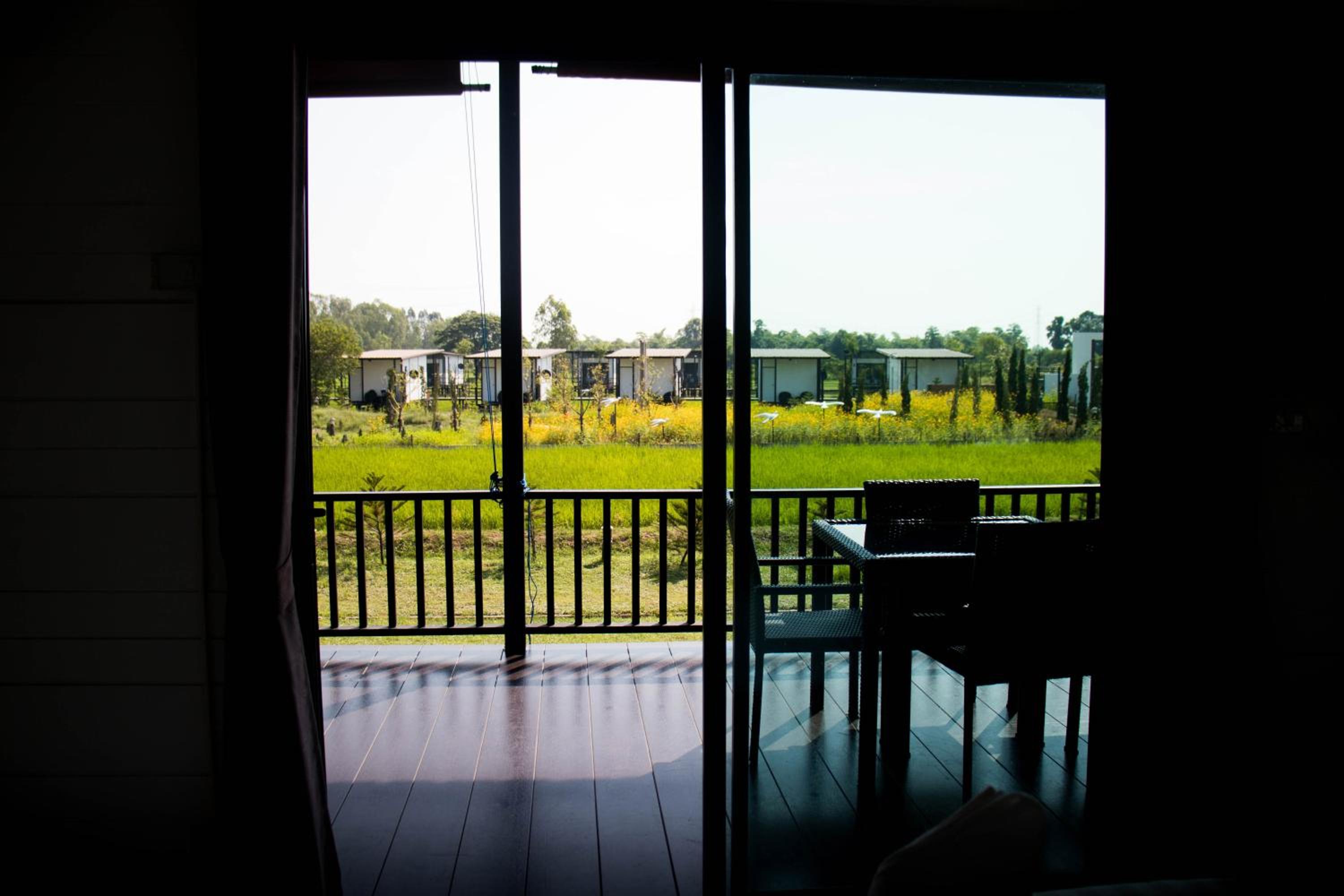 Family Suite with Balcony - Photo 7