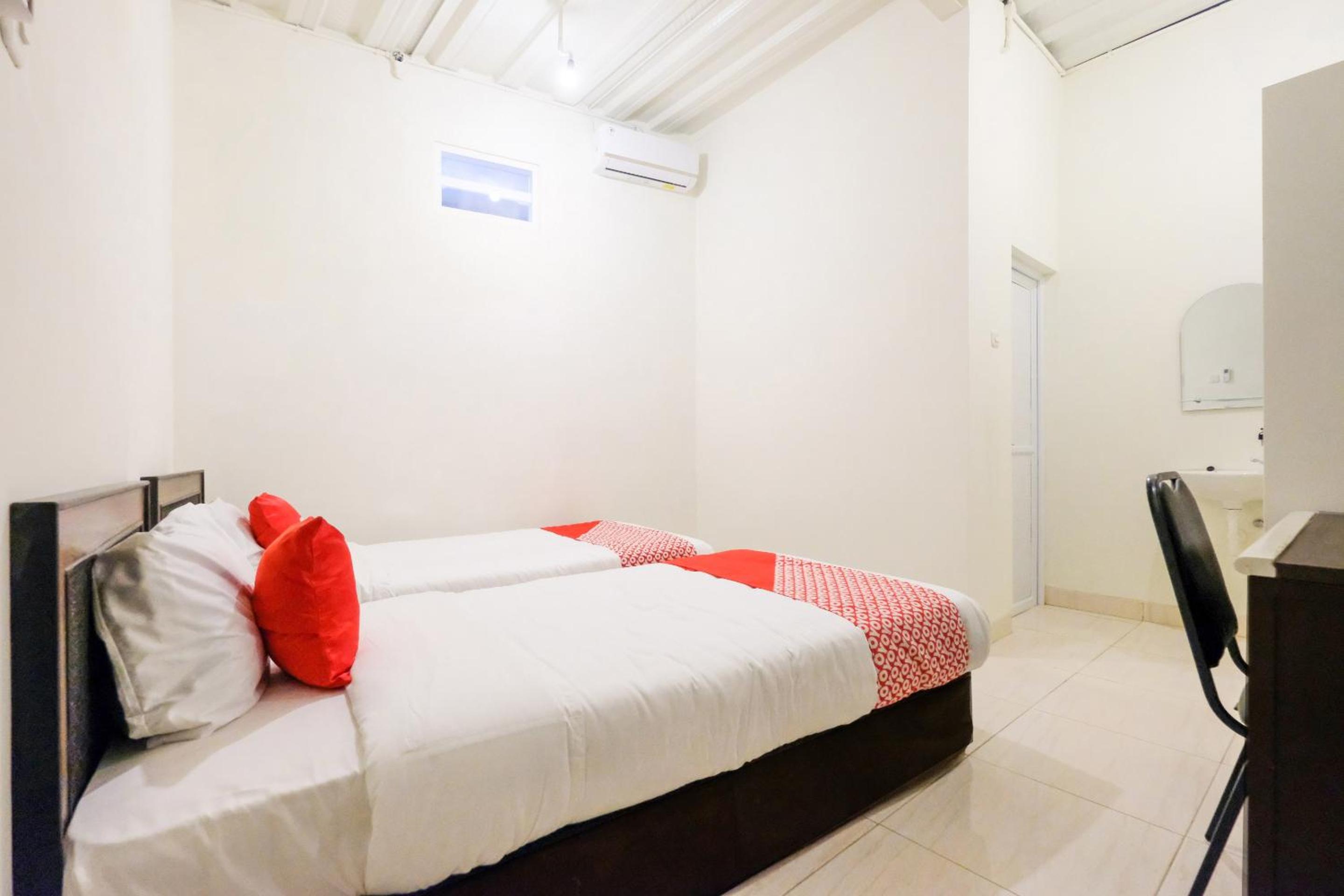 Standard Twin Room photo 3