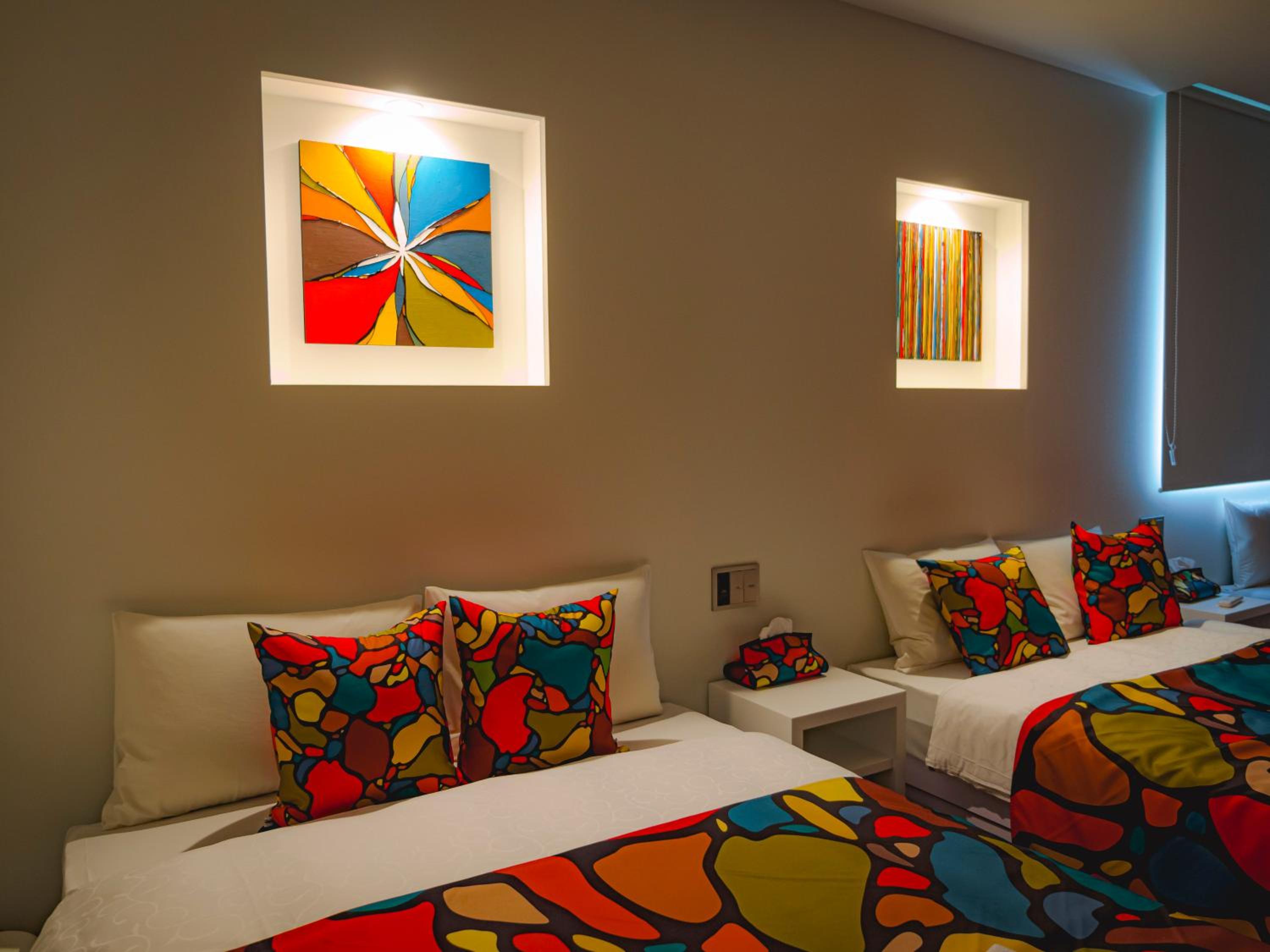 Executive Suite - Photo 55