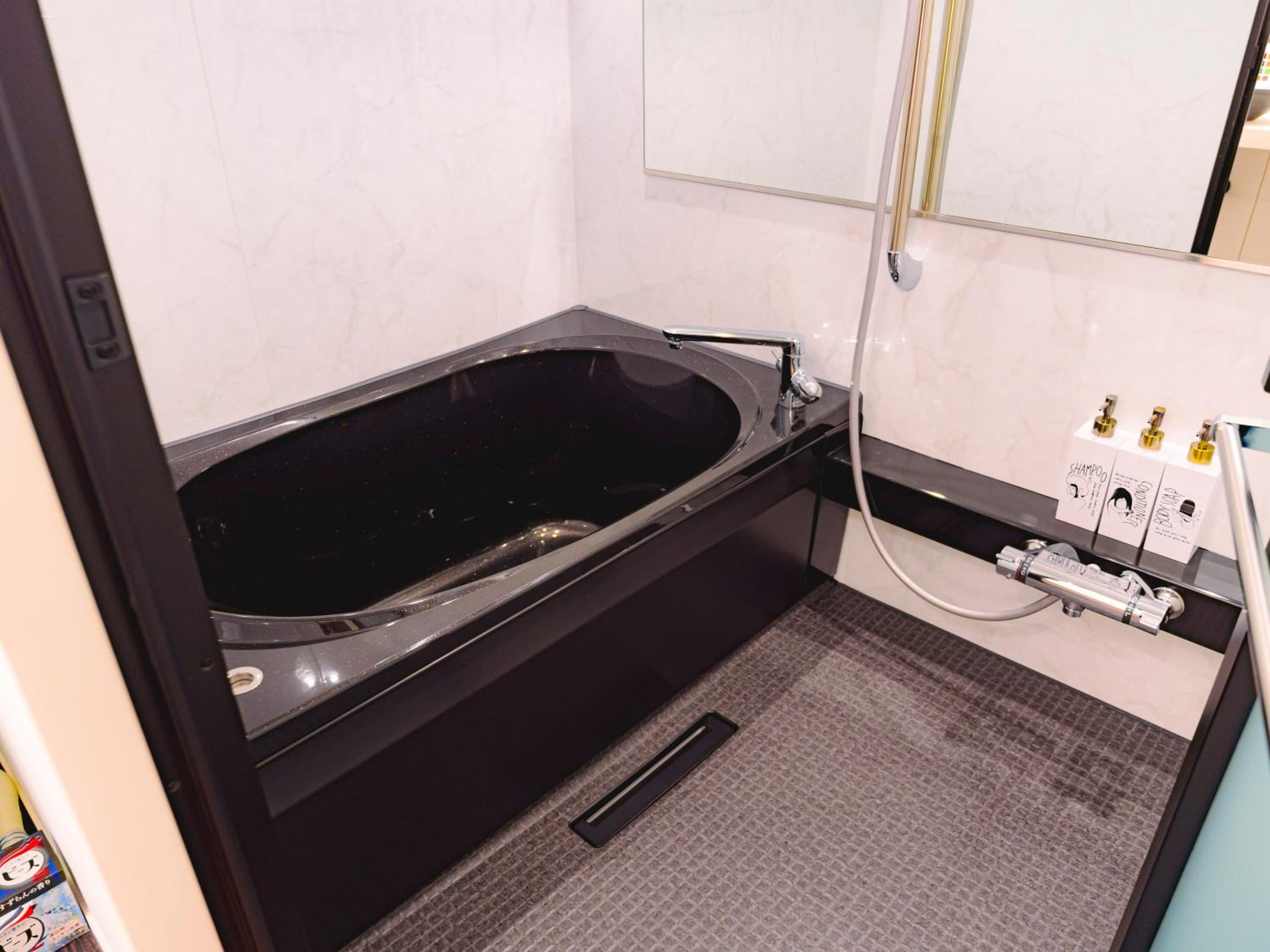 Executive Suite - Photo 13