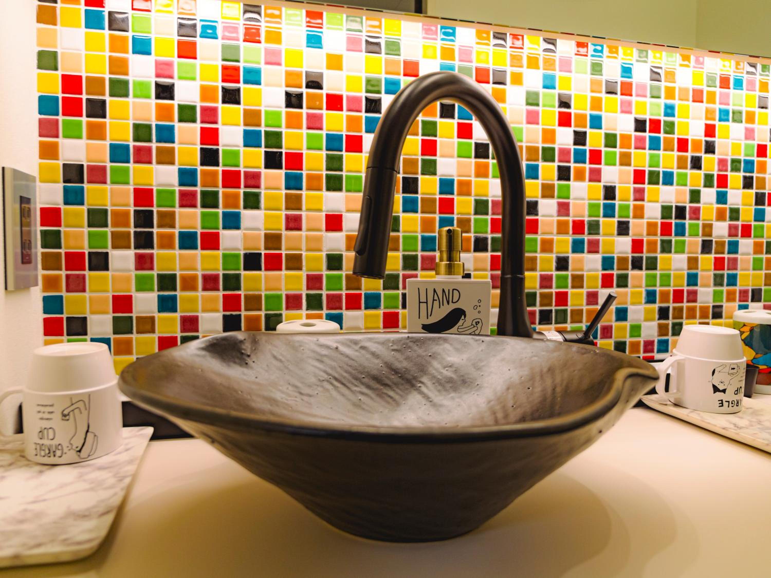 Executive Suite - Photo 10