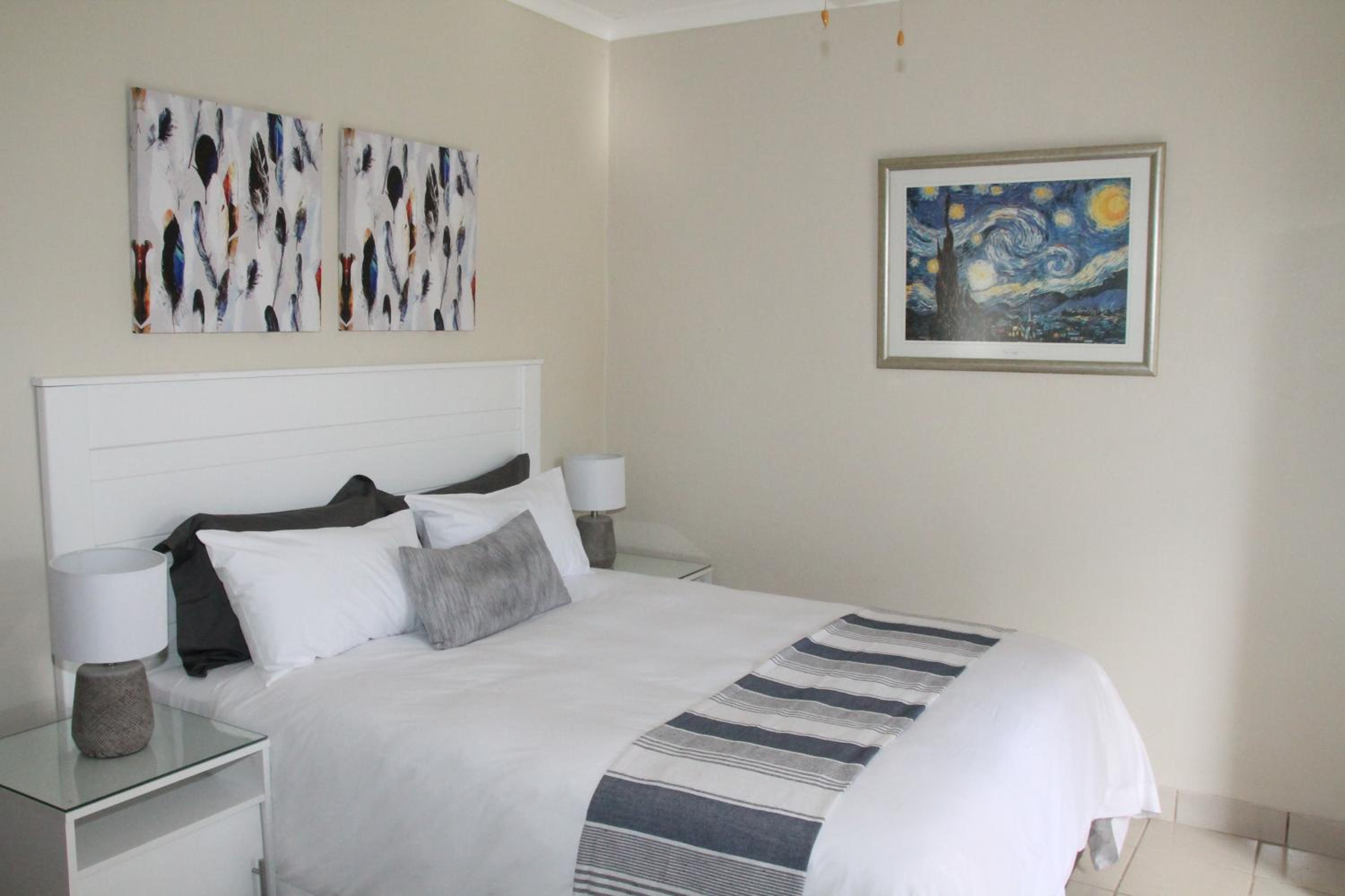 Queen Room - Photo 3