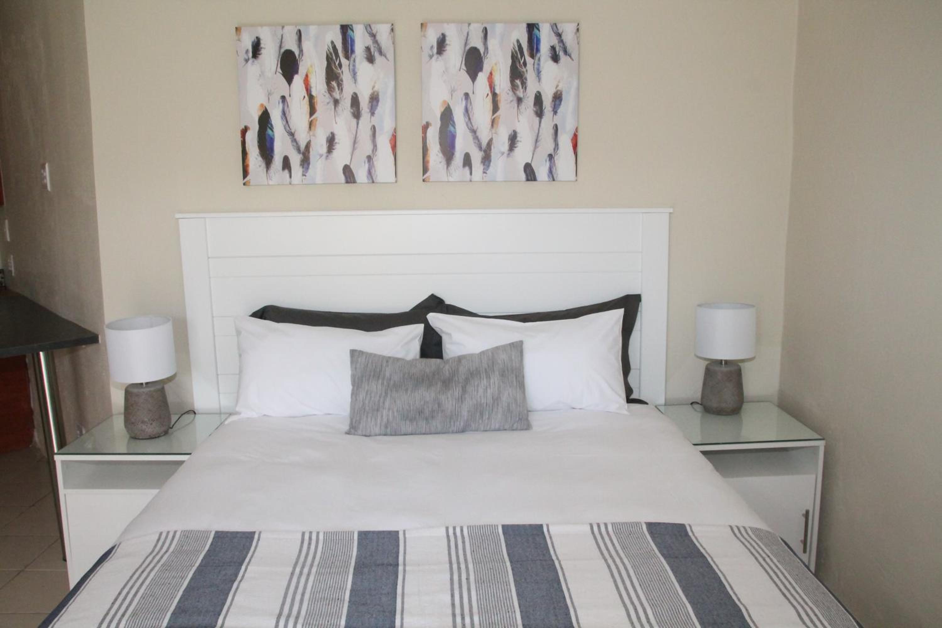 Queen Room - Photo 6