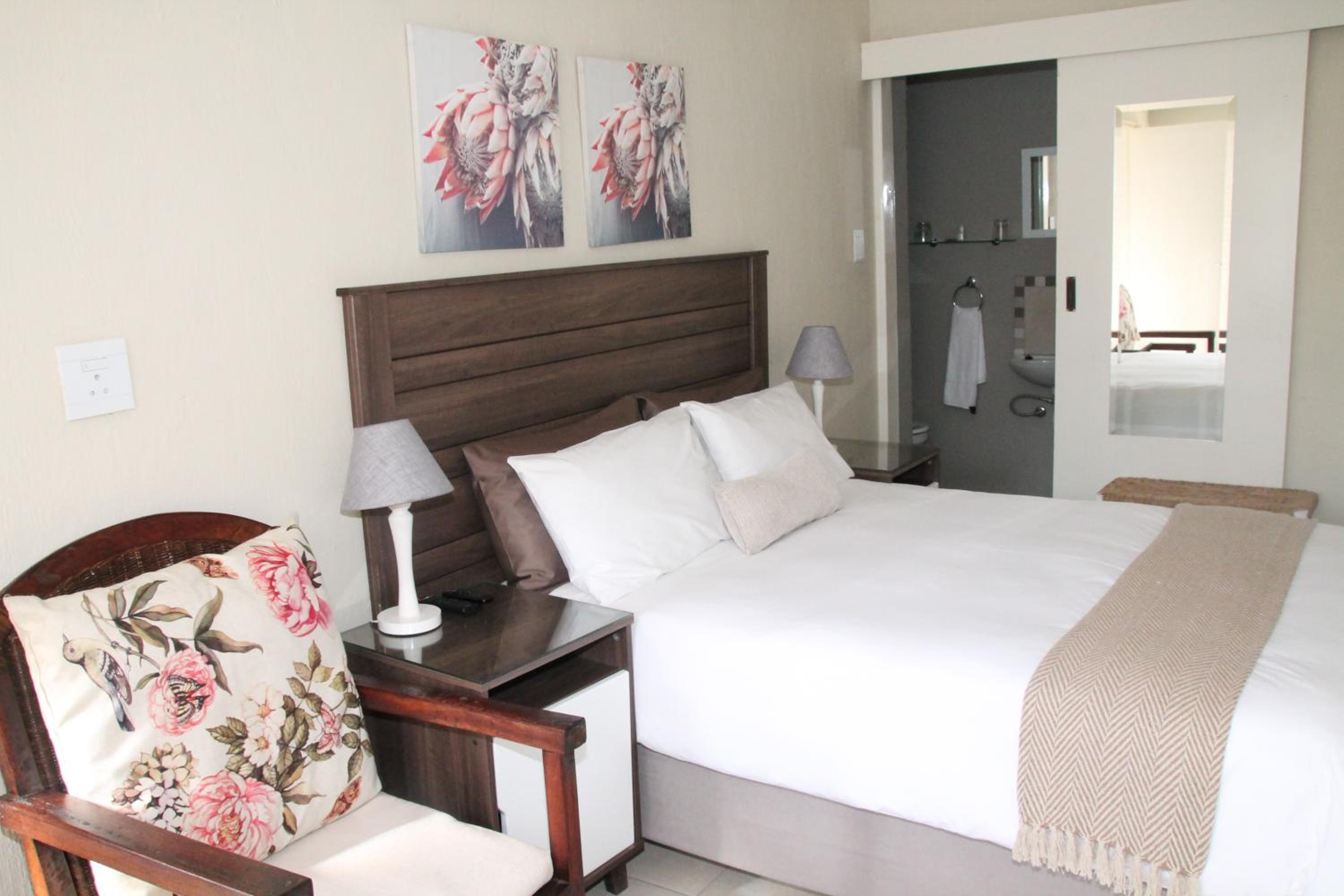 Standard Double Room - Photo 2