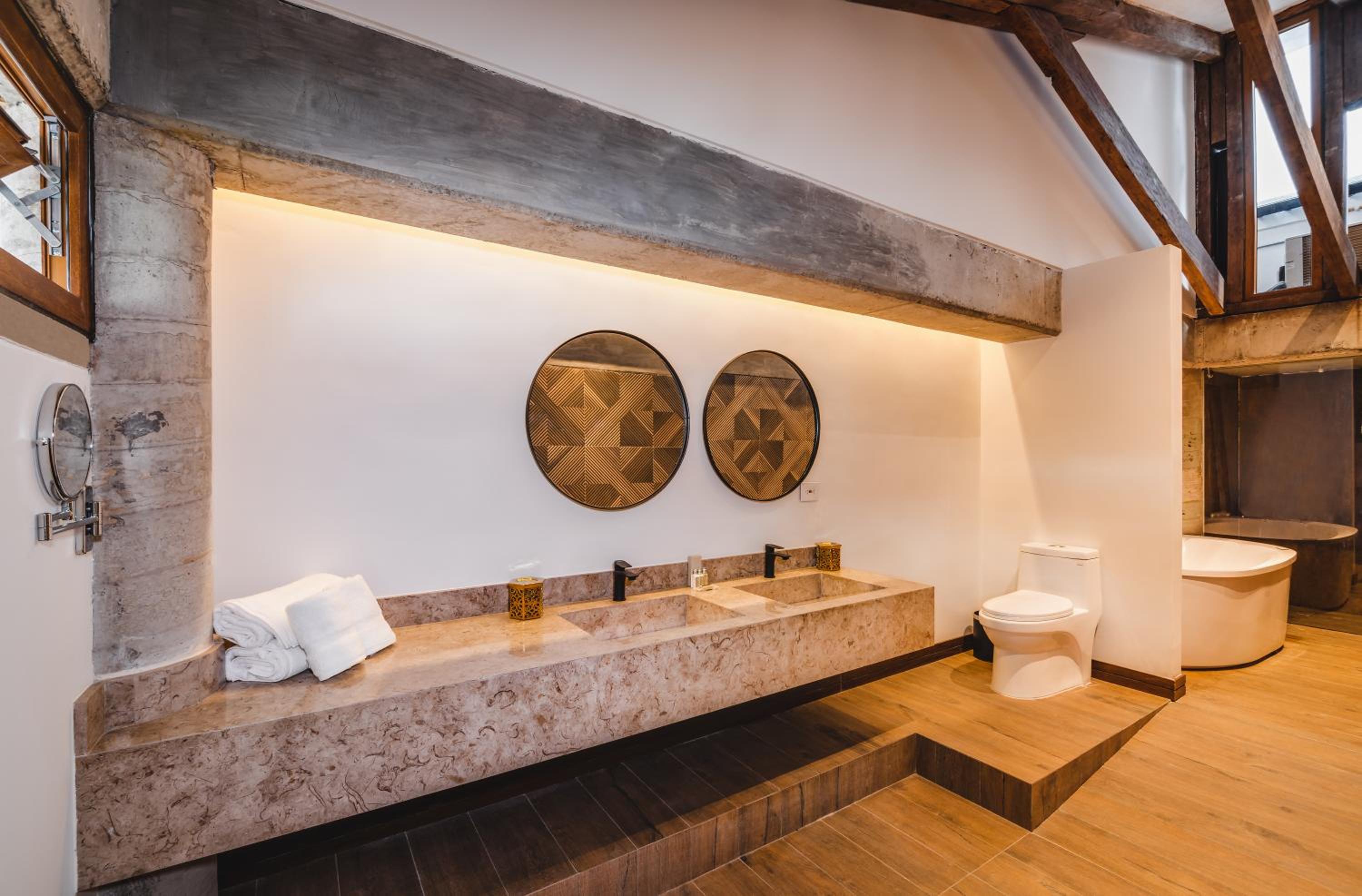 Superior Suite - Photo 7