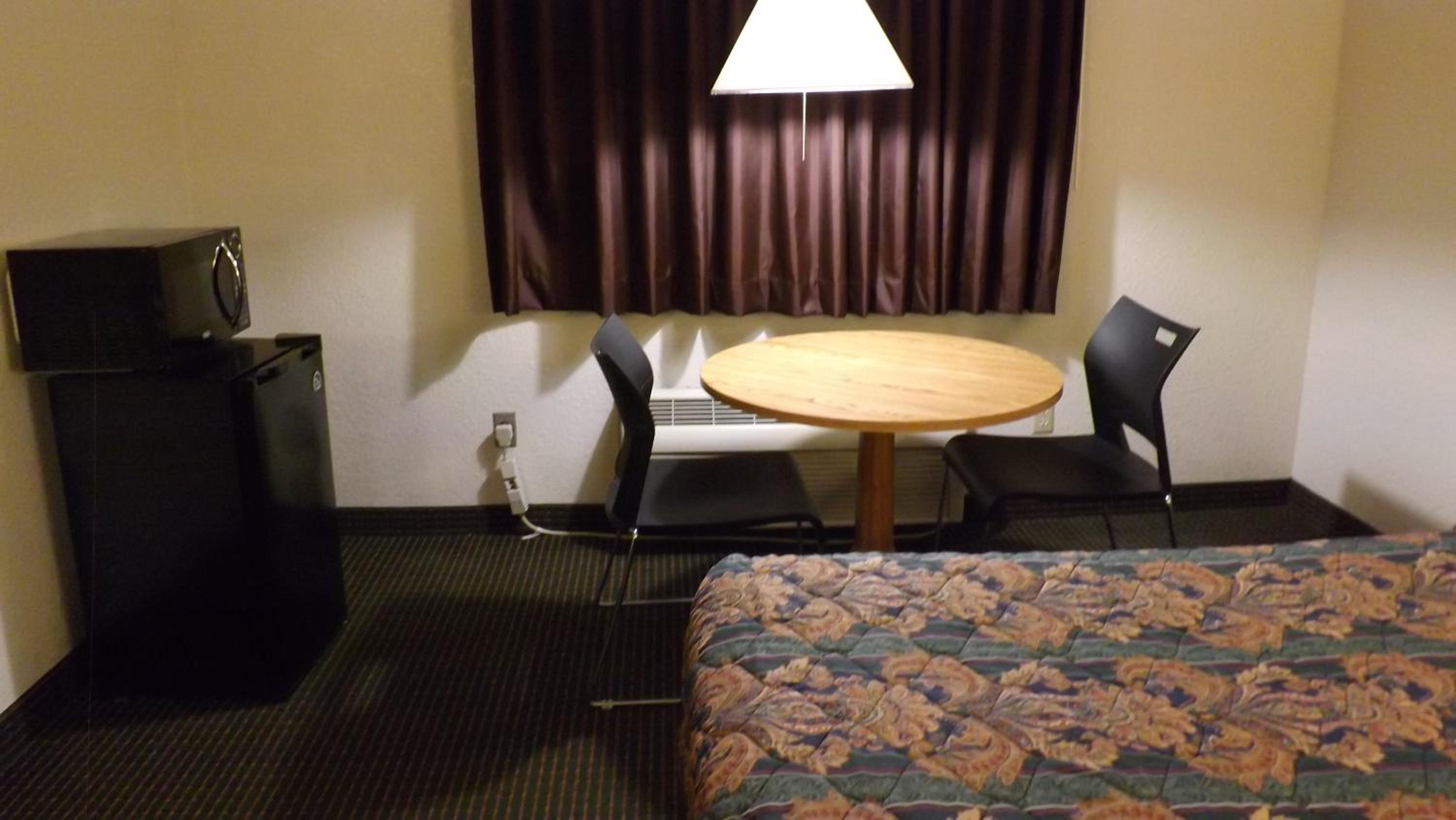 Queen Room - Non-Smoking - Photo 5