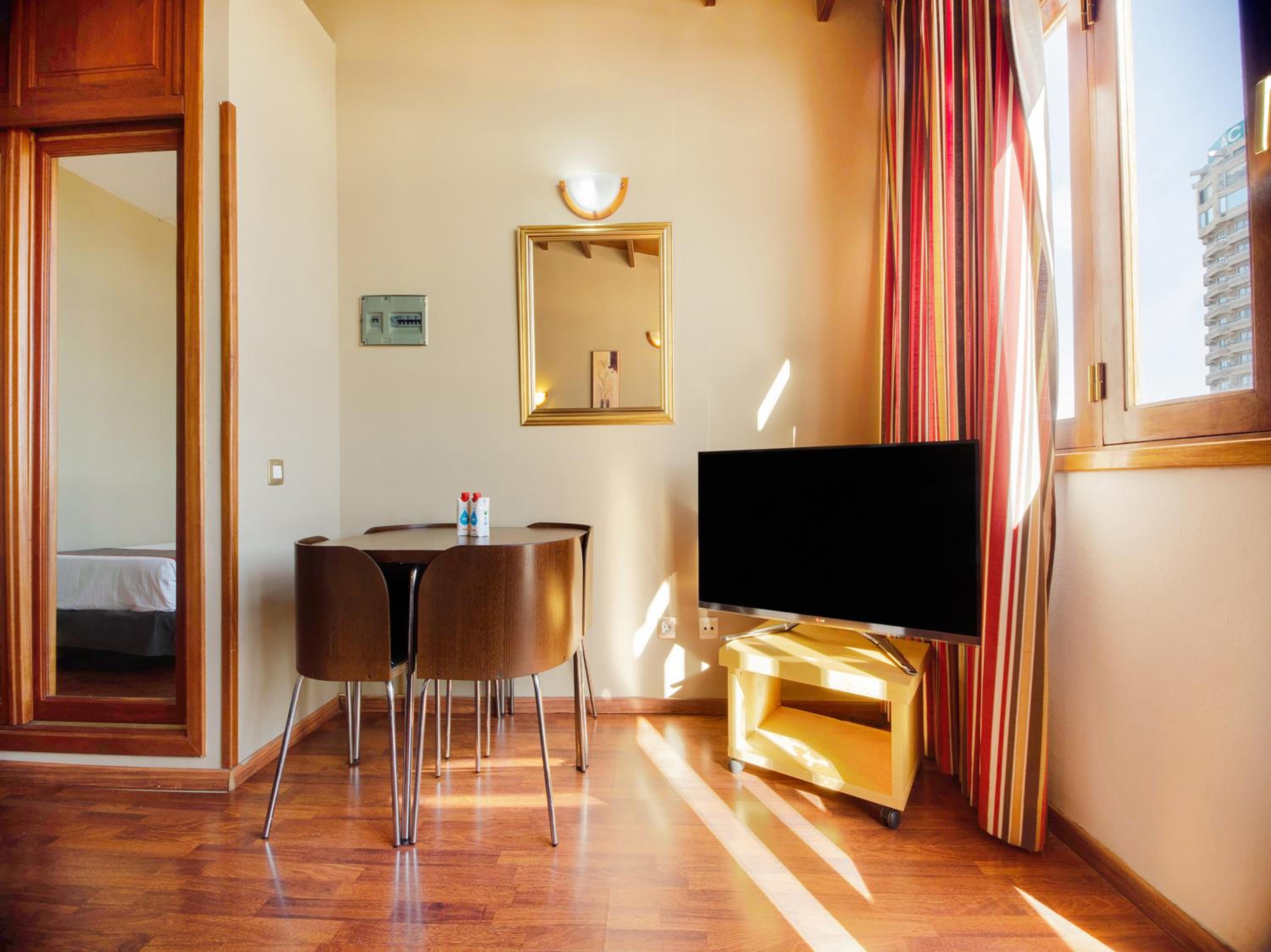 Studio Apartment with Views (4 pax) thumbnail 6