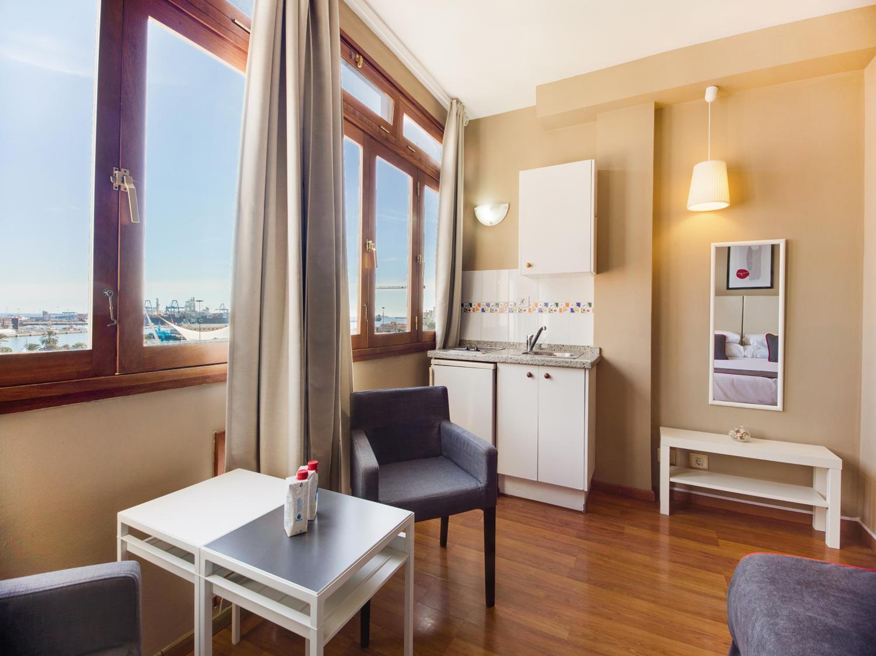 Superior Apartment thumbnail 6