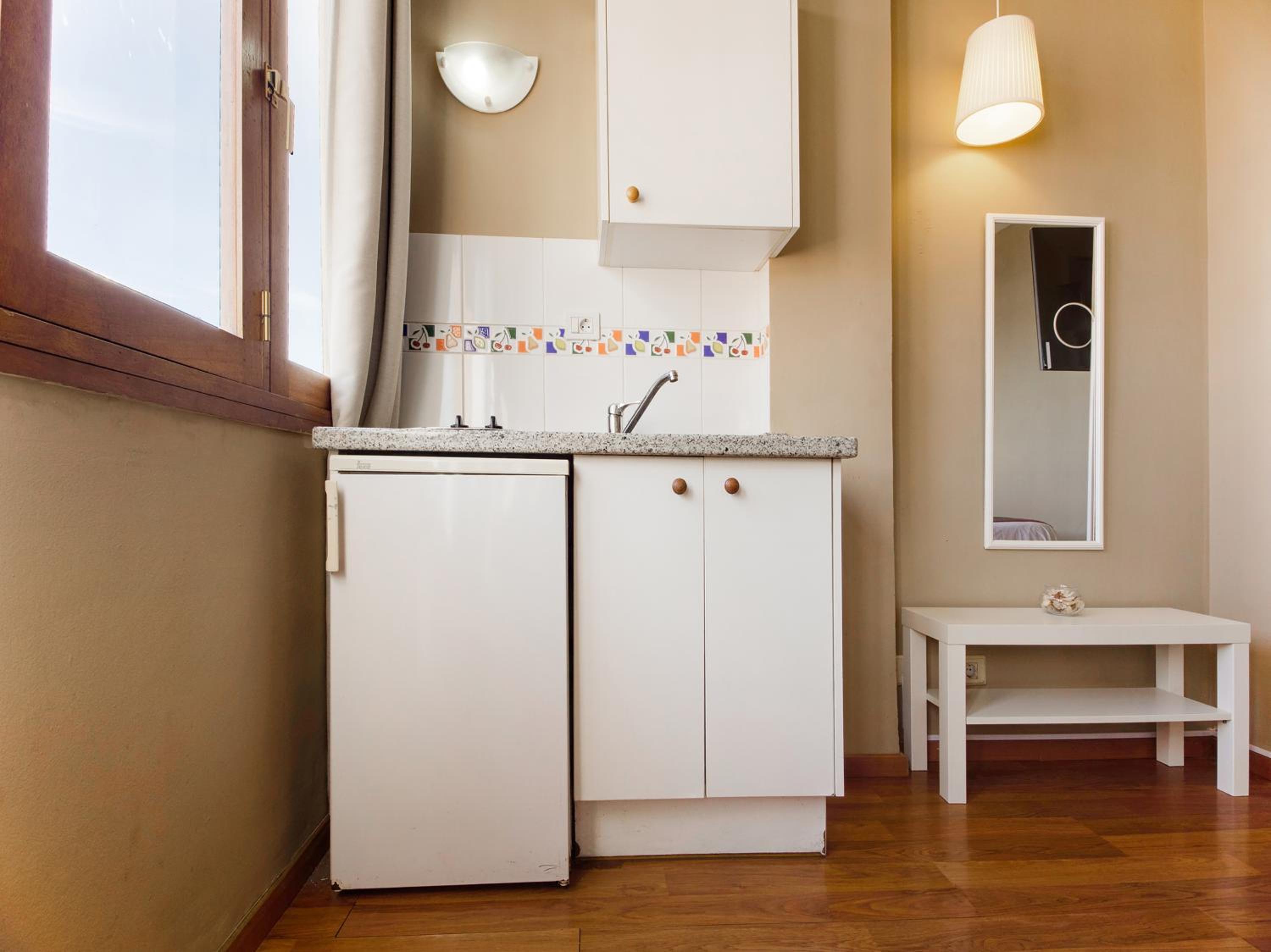 Superior Apartment thumbnail 5